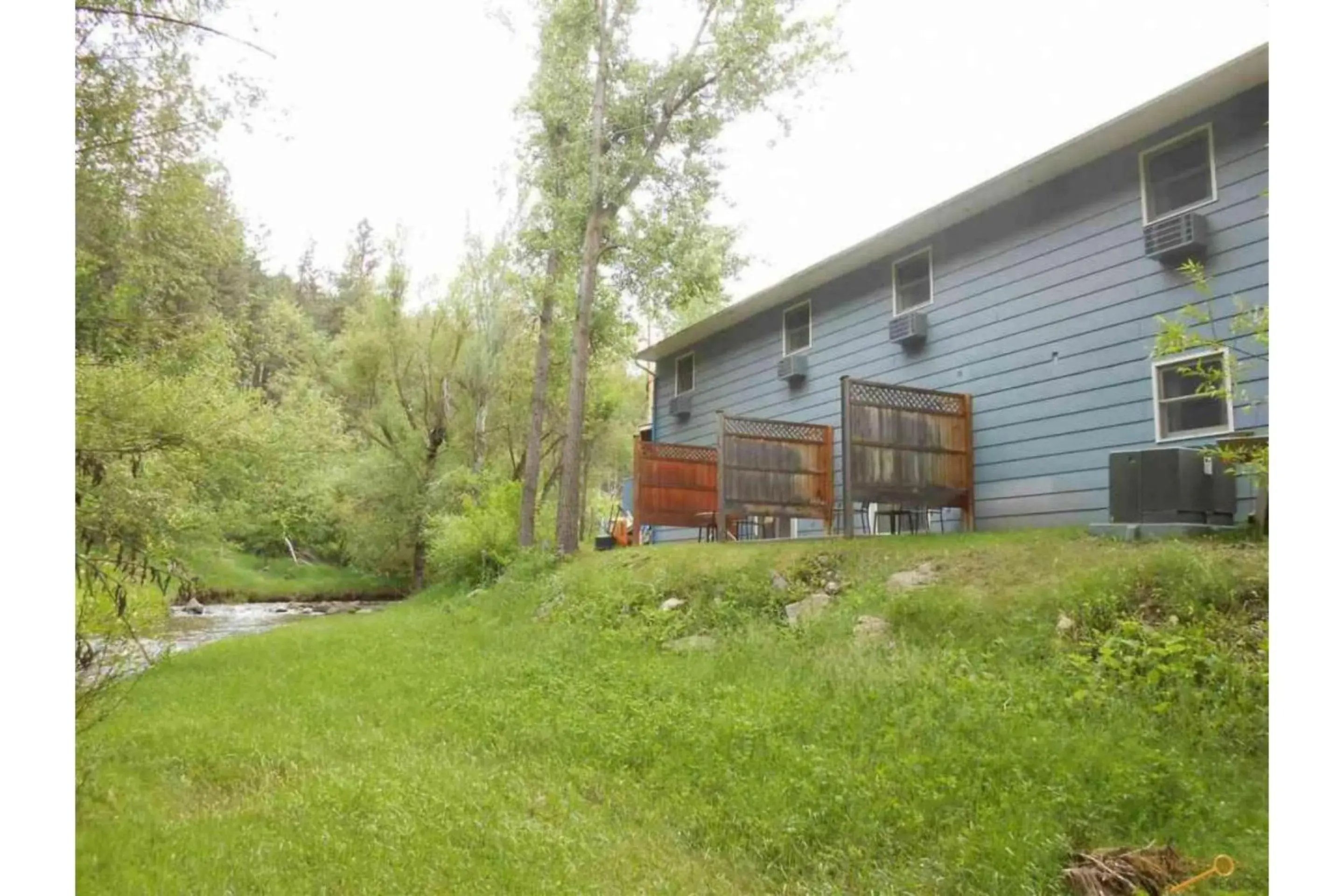 Garden view in The Brookside Motel by Belvilla Keystone Near Mt Rushmore Garden view in The Brookside Motel by Belvilla Keystone Near Mt Rushmore