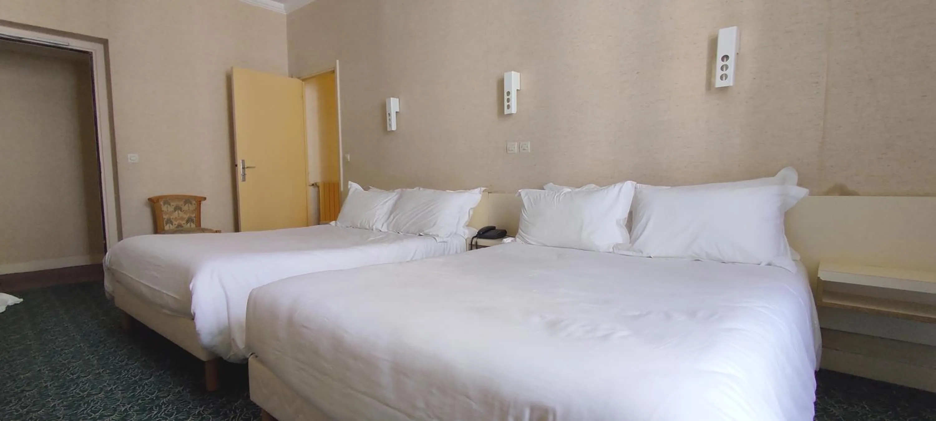 Bed in Grand Hôtel du Havre