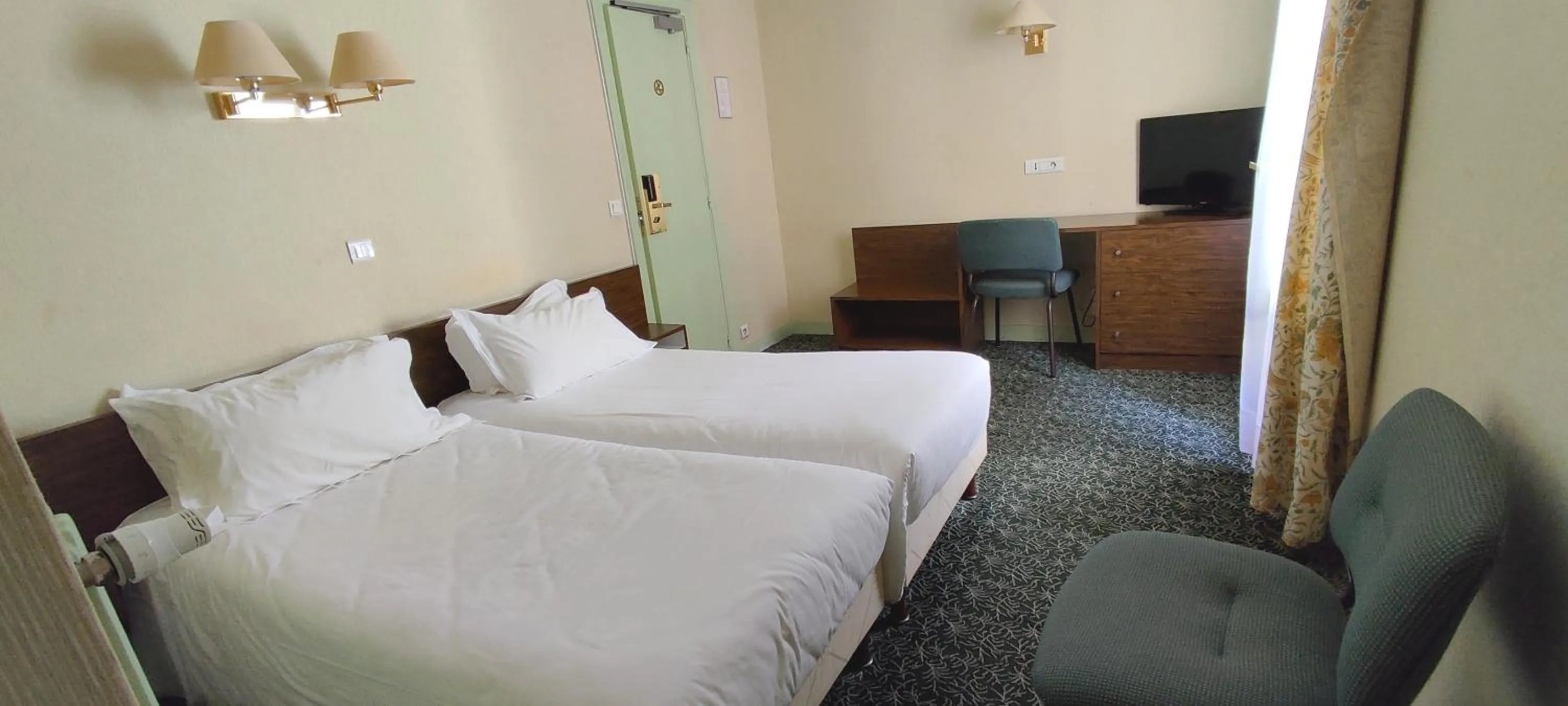 Bed in Grand Hôtel du Havre