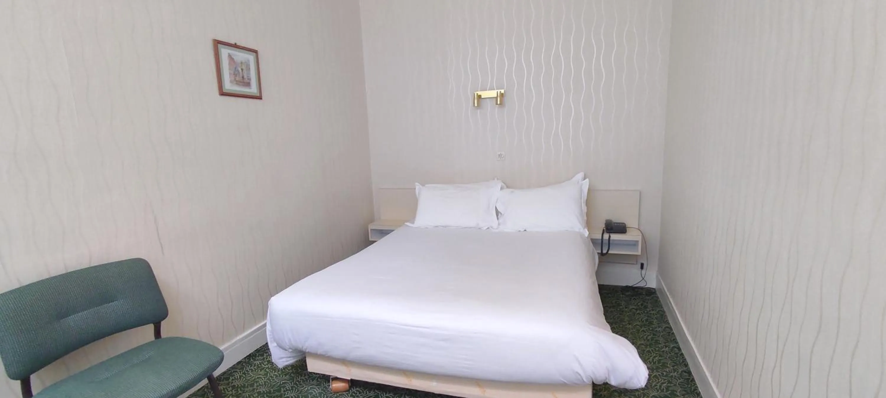 Bed in Grand Hôtel du Havre