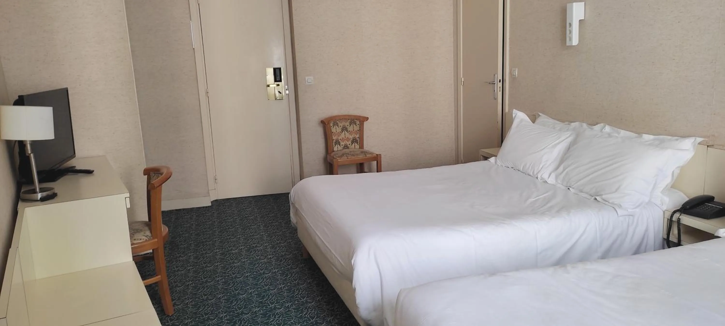 Bed in Grand Hôtel du Havre