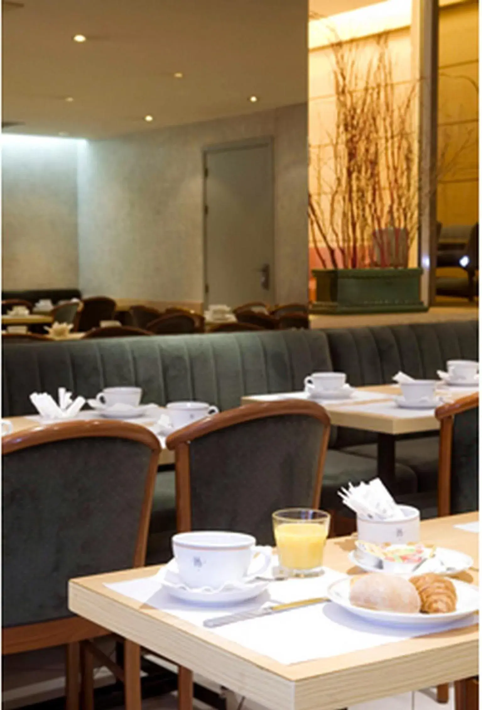 Restaurant/places to eat in Grand Hôtel du Havre Restaurant/places to eat in Grand Hôtel du Havre