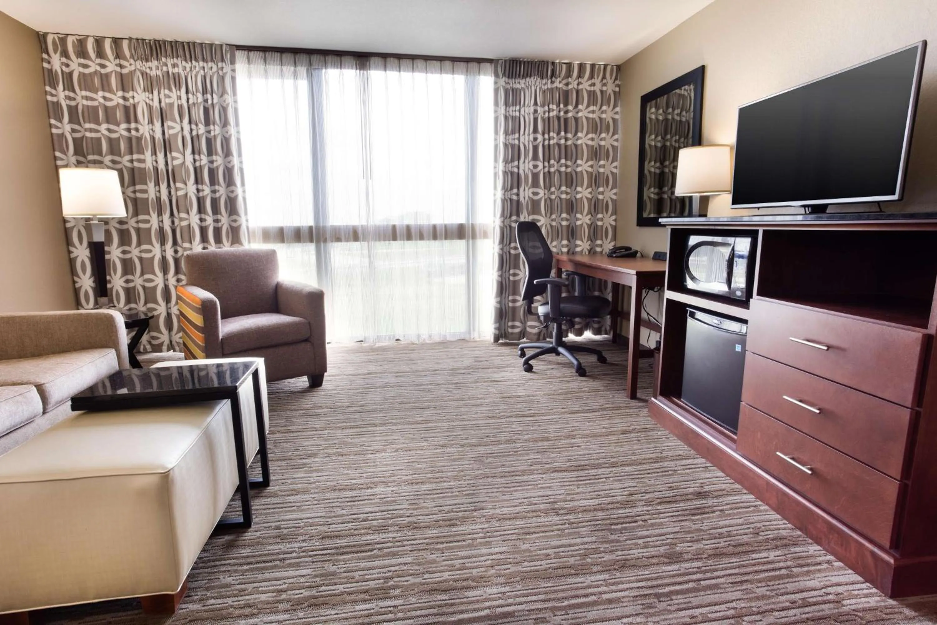 Photo of the whole room in Drury Inn & Suites Kansas City Airport