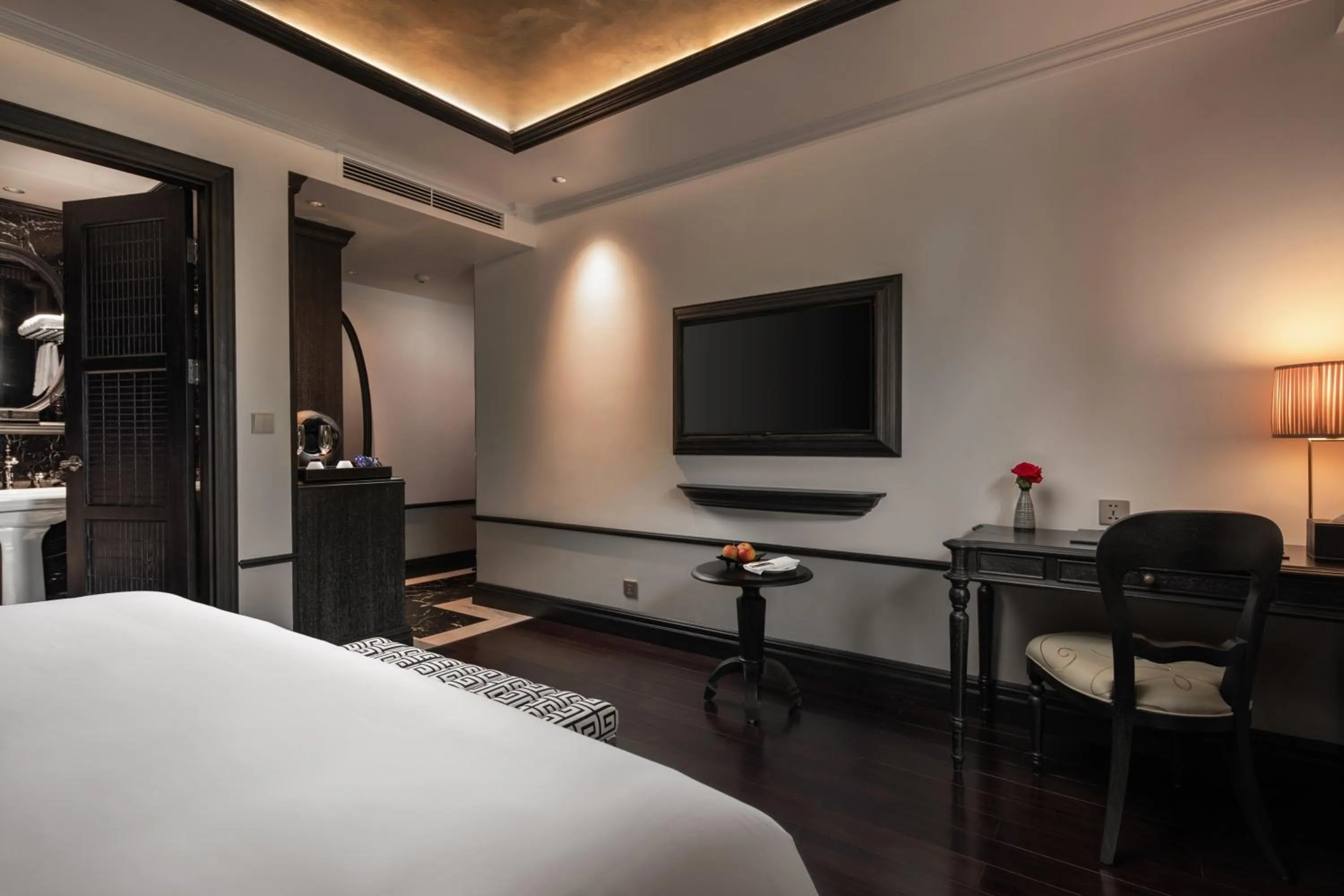 TV and multimedia, Bed in La Sinfonía del Rey Hotel & Spa