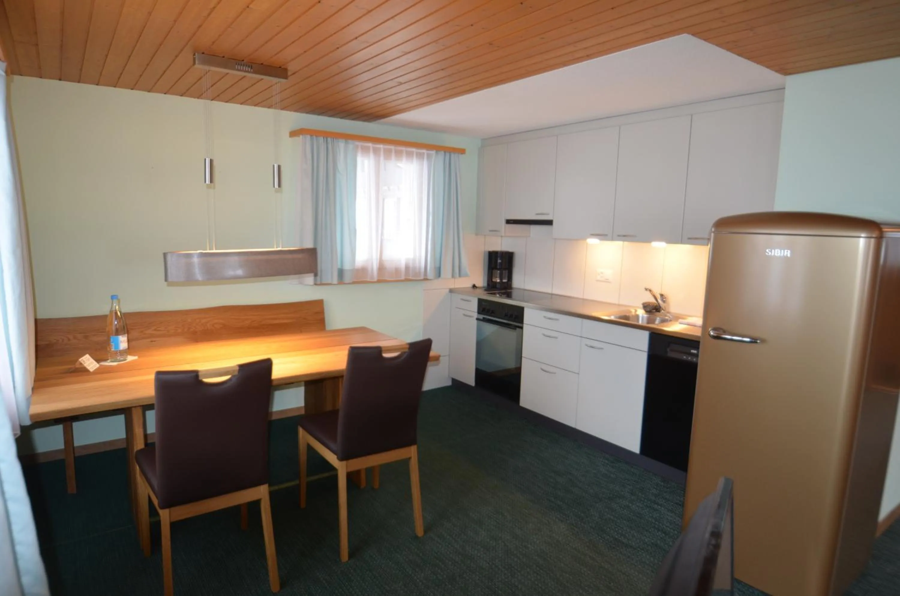 Dining area in Ferienwohnungen Hotel Alpina