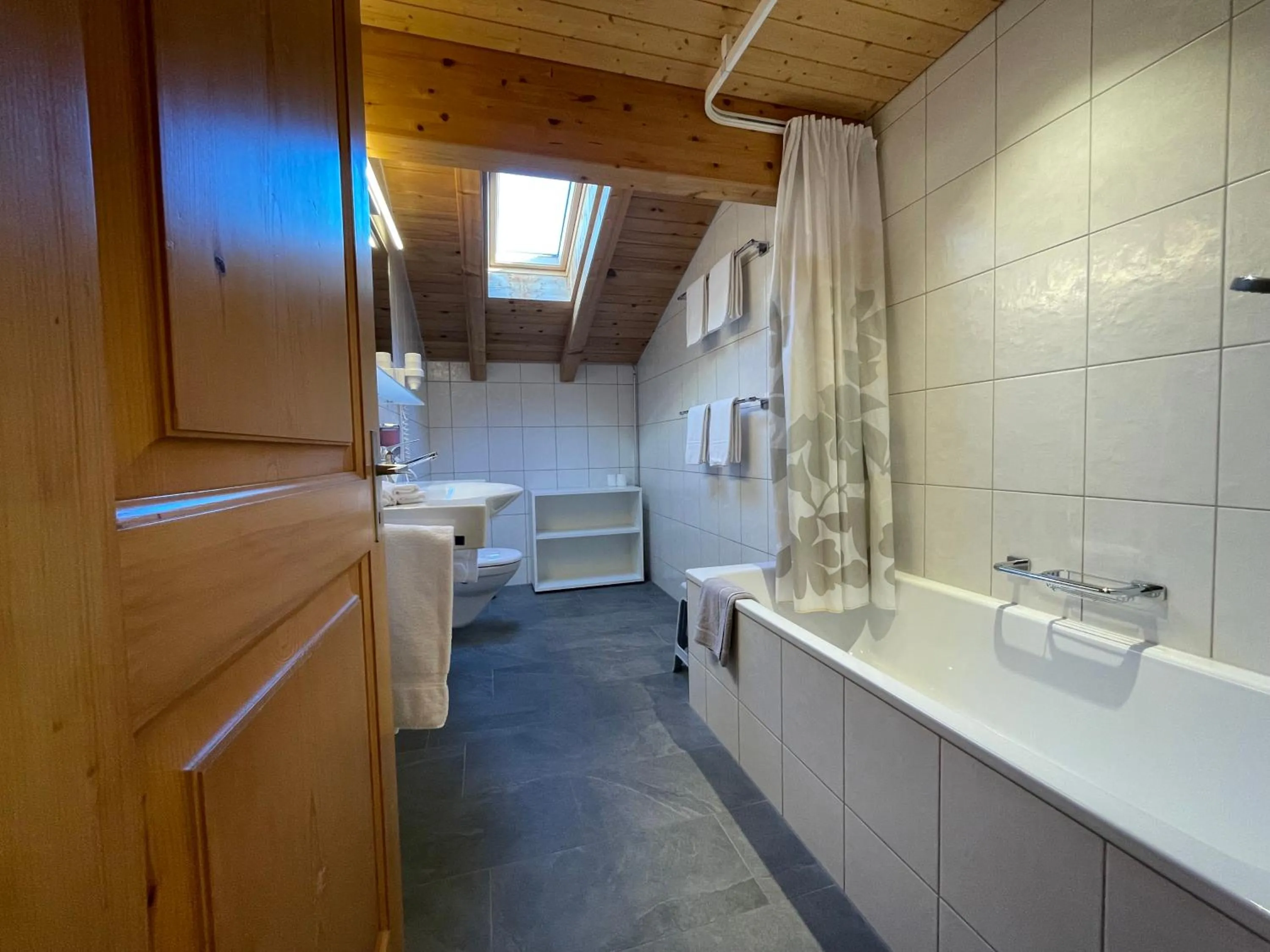 Bathroom in Ferienwohnungen Hotel Alpina