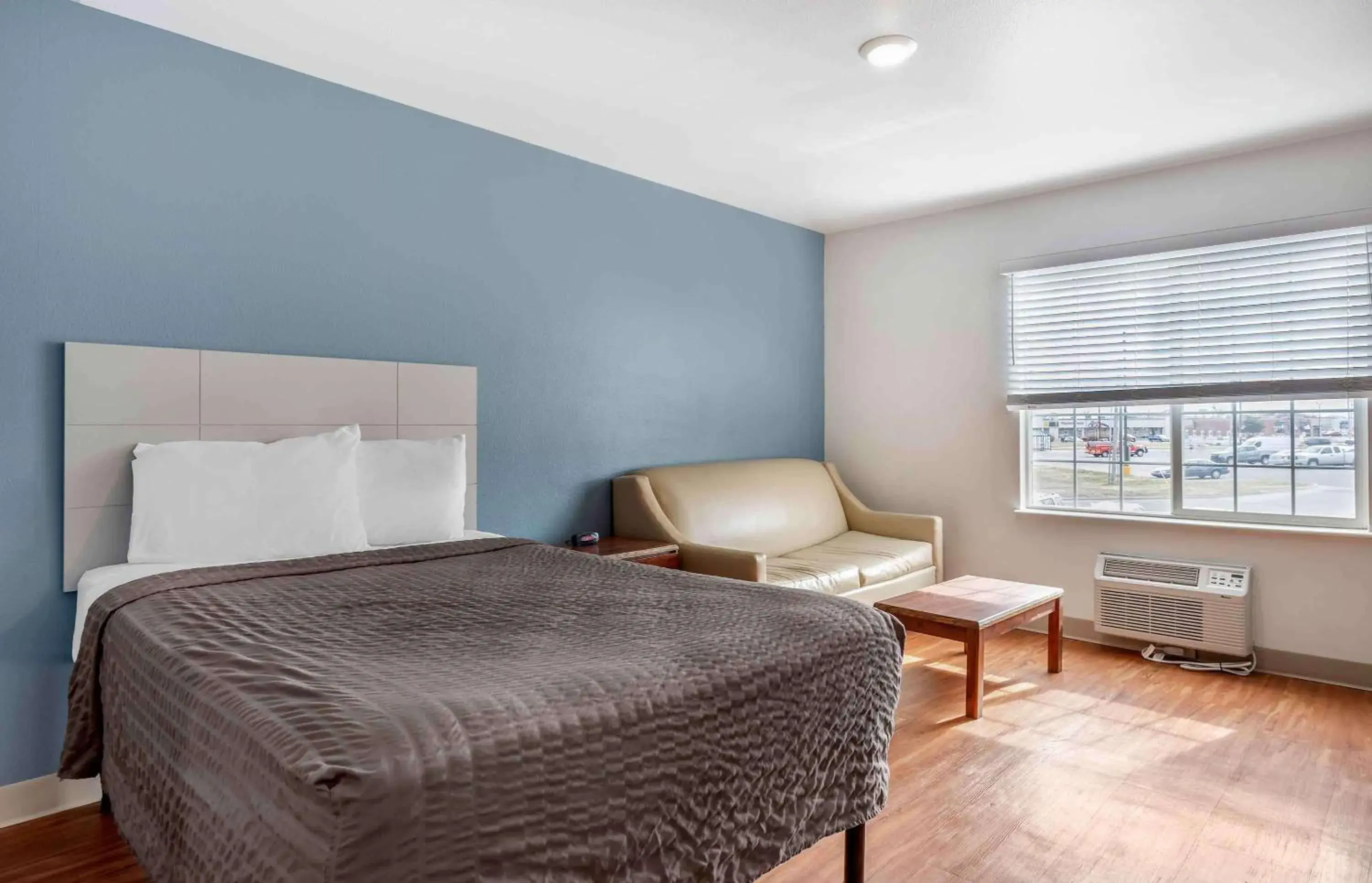 1 Full Bed | Non-Smoking, Kitchen - single occupancy in Extended Stay America Select Suites - Wichita - South 1 Full Bed | Non-Smoking, Kitchen - single occupancy in Extended Stay America Select Suites - Wichita - South