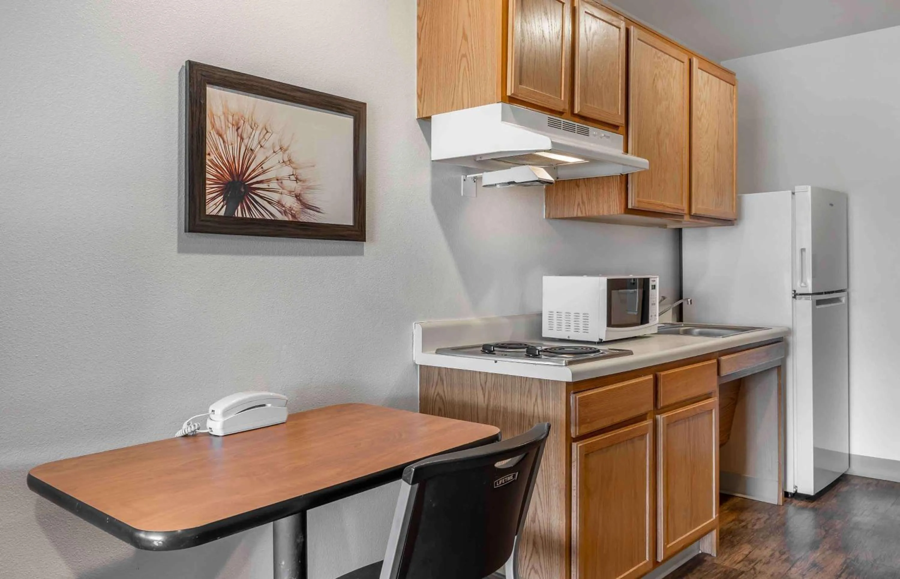 Bedroom in Extended Stay America Select Suites - Wichita - South