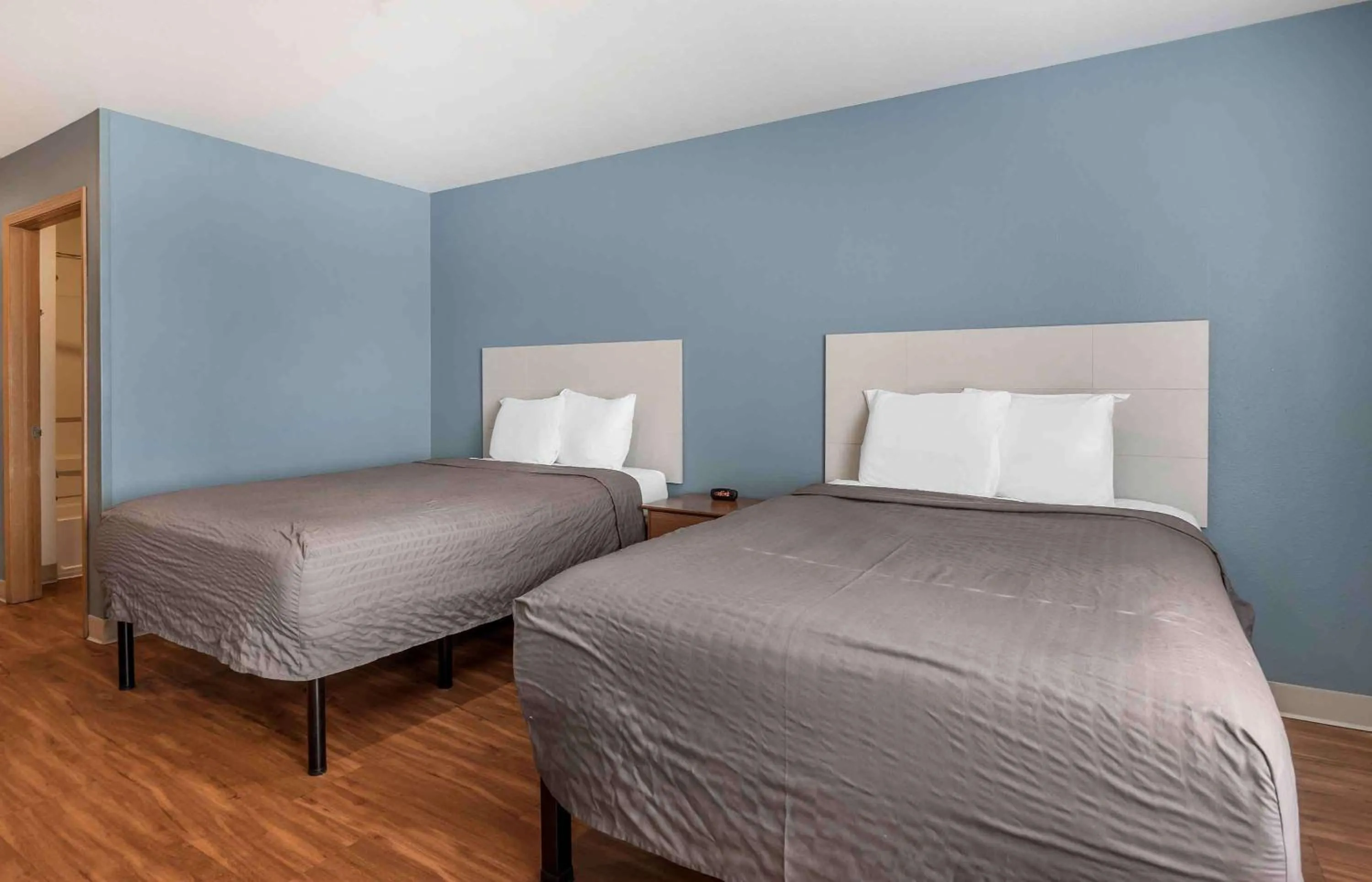Bedroom, Bed in Extended Stay America Select Suites - Wichita - South