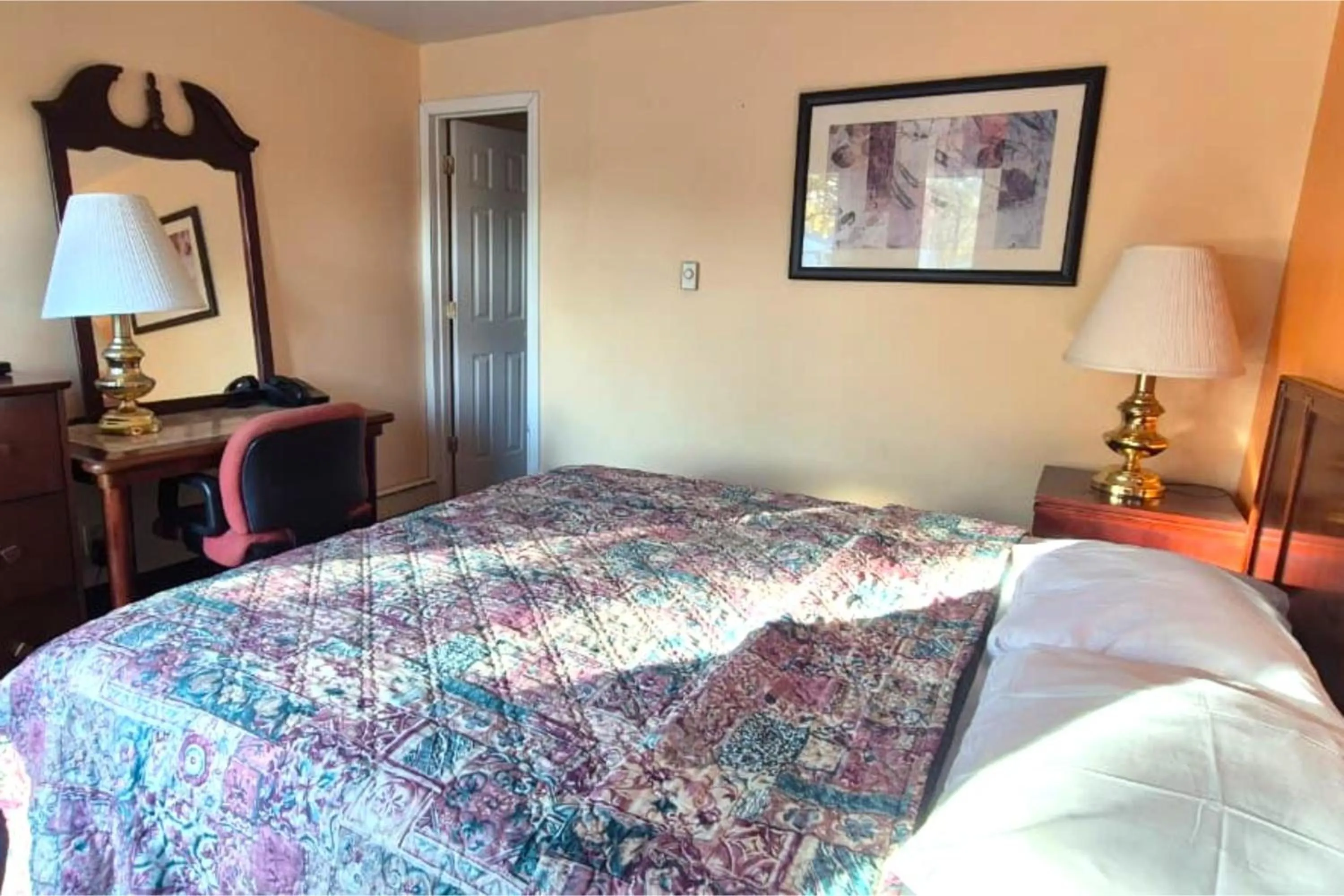 Bedroom, Bed in Canton Inn By OYO