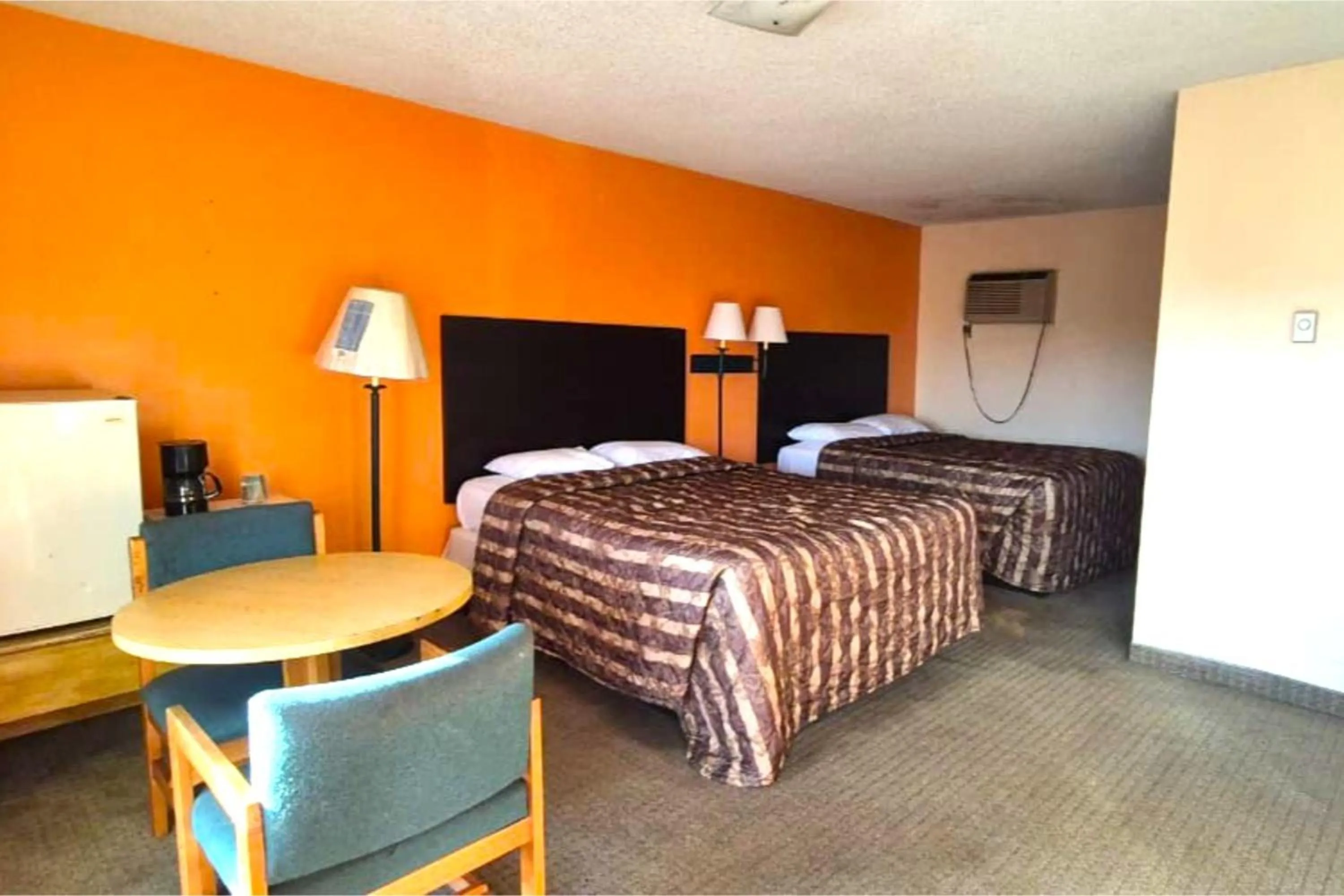 Bedroom, Bed in Canton Inn By OYO