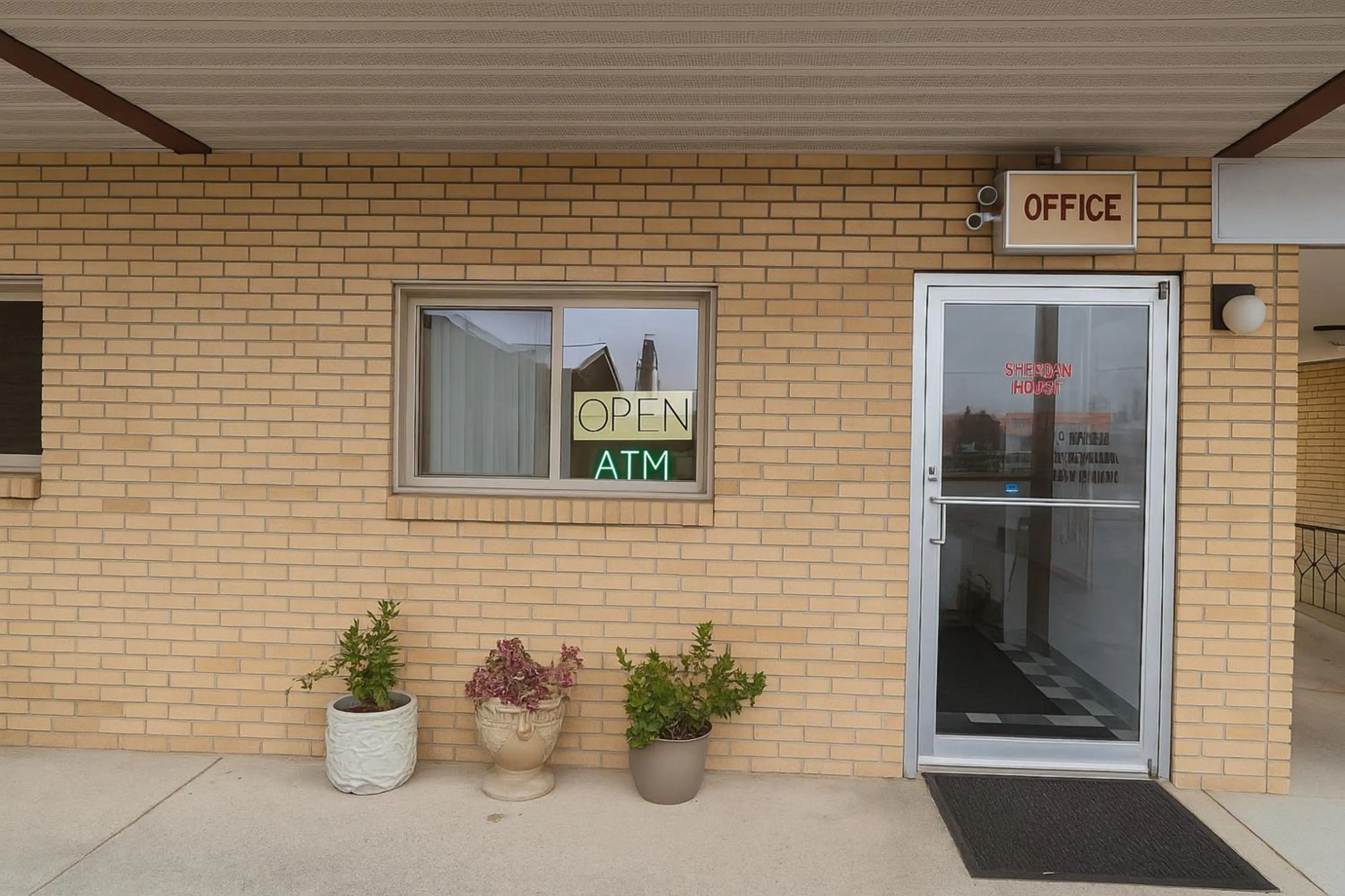 Facade/entrance in Canton Inn By OYO