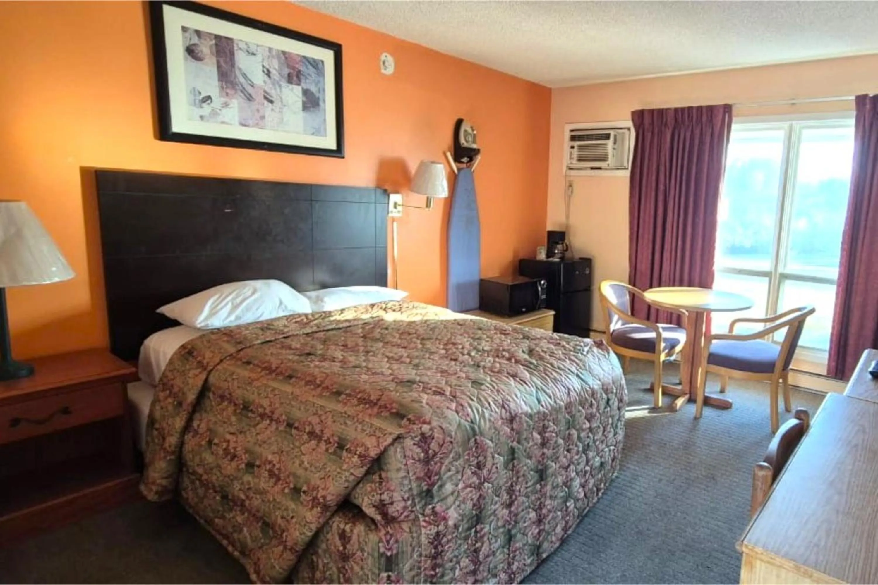 Bedroom, Bed in Canton Inn By OYO