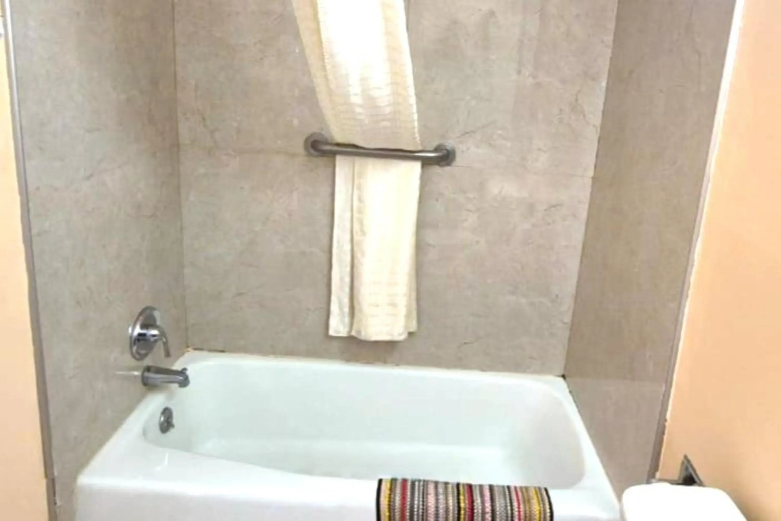 Bath in Canton Inn By OYO Bath in Canton Inn By OYO