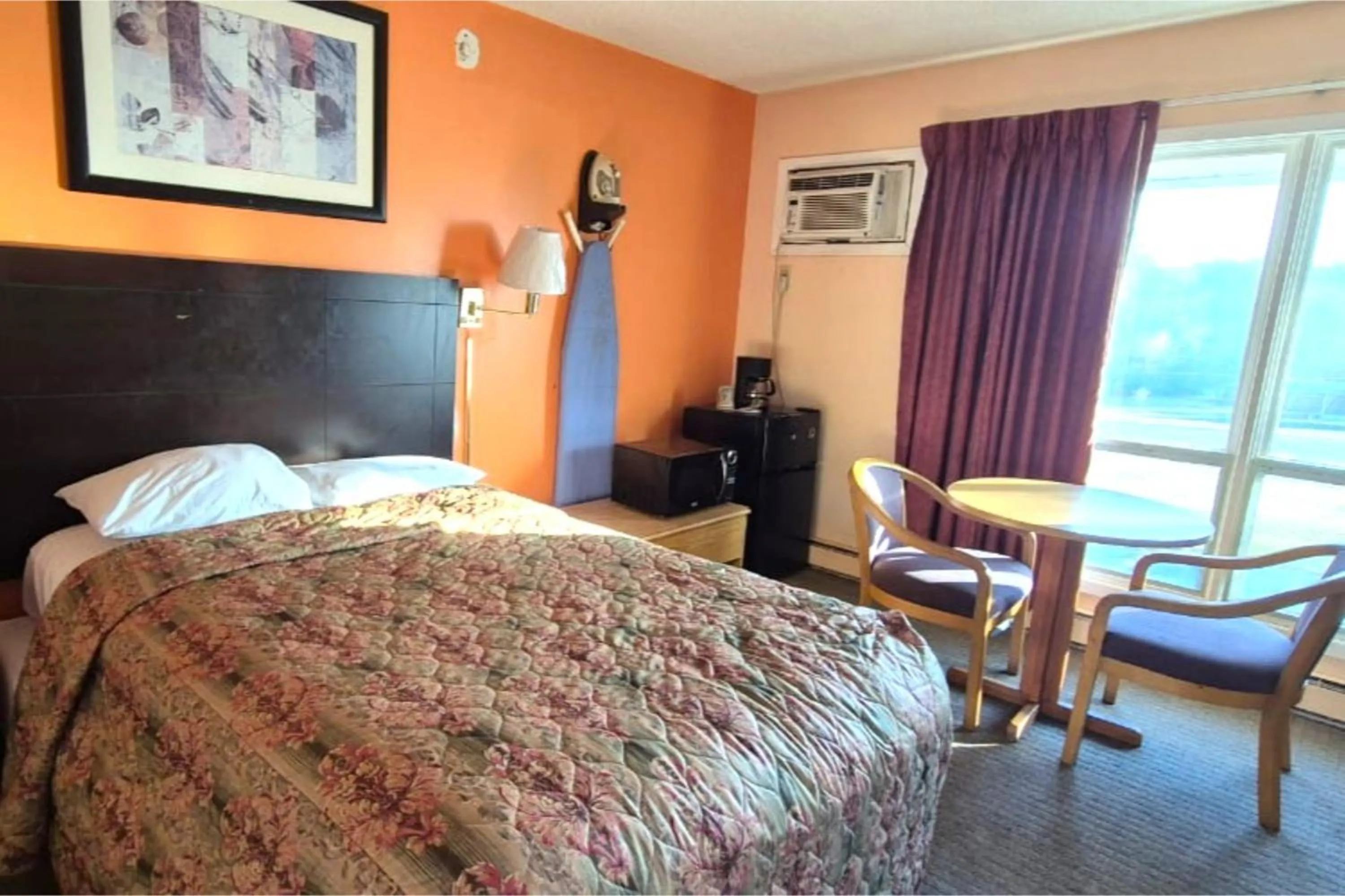 Bedroom, Bed in Canton Inn By OYO