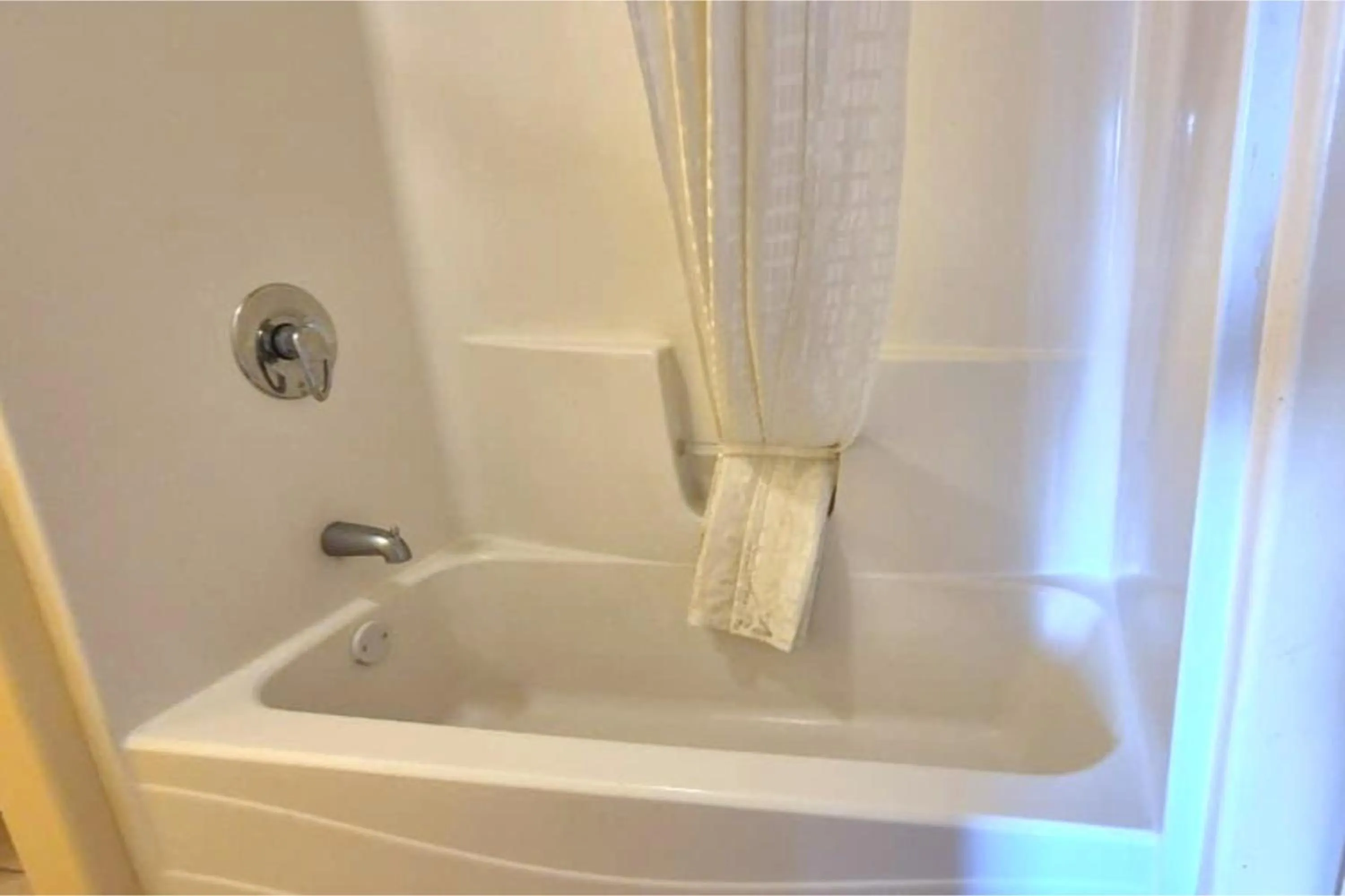 Bath in Canton Inn By OYO