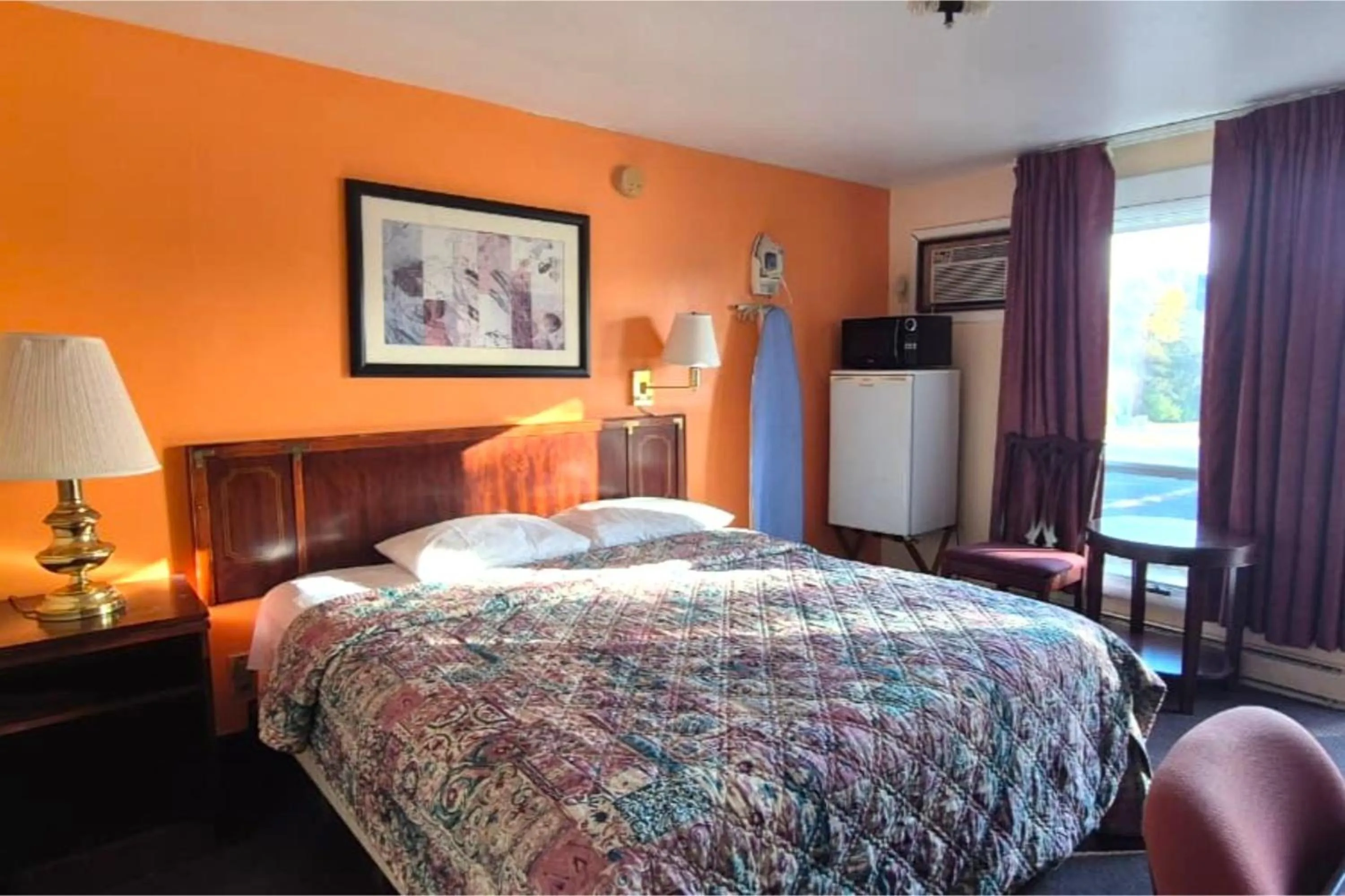 Bedroom, Bed in Canton Inn By OYO