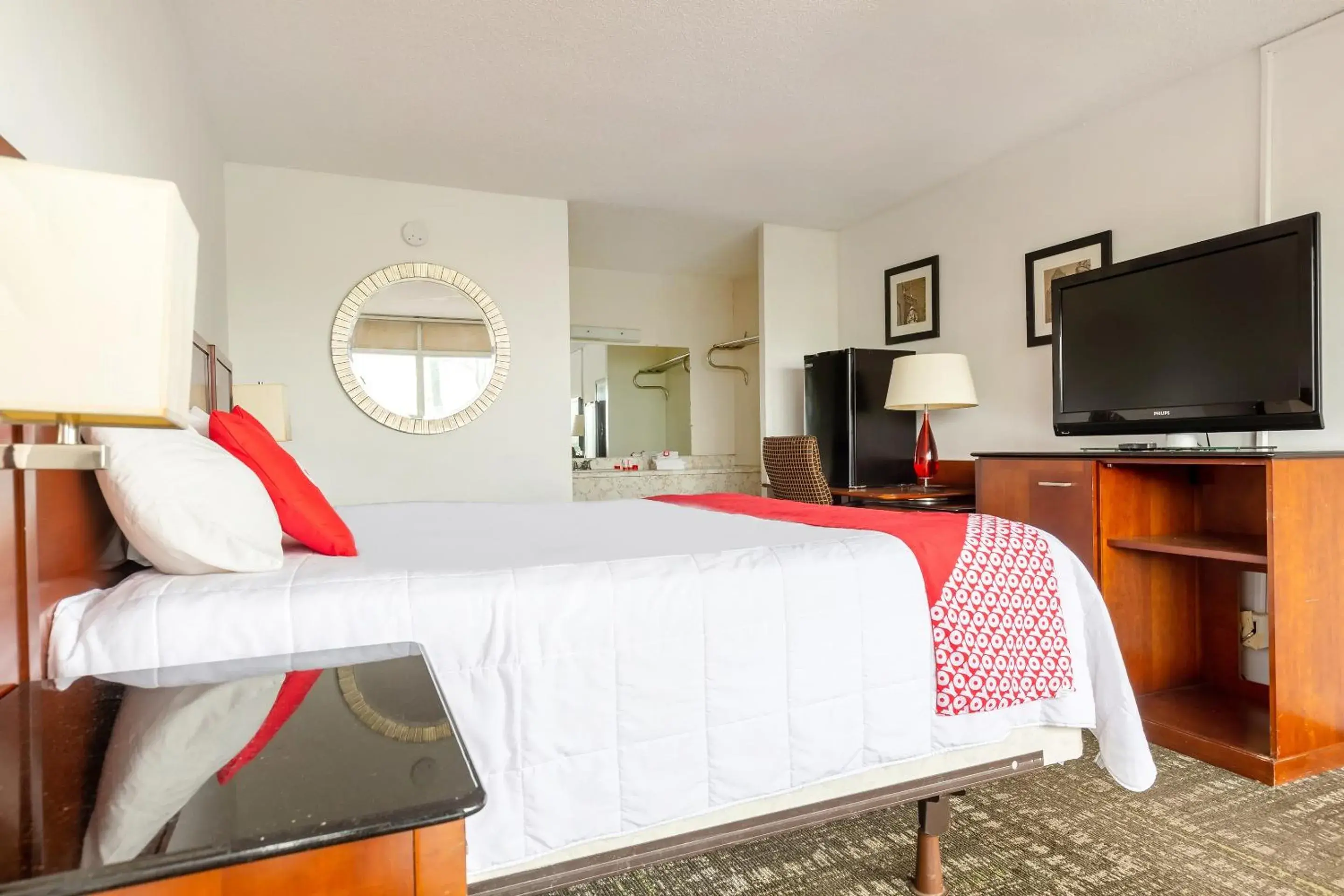 Bedroom, Bed in Americas Best Value Inn Rockford Bedroom, Bed in Americas Best Value Inn Rockford