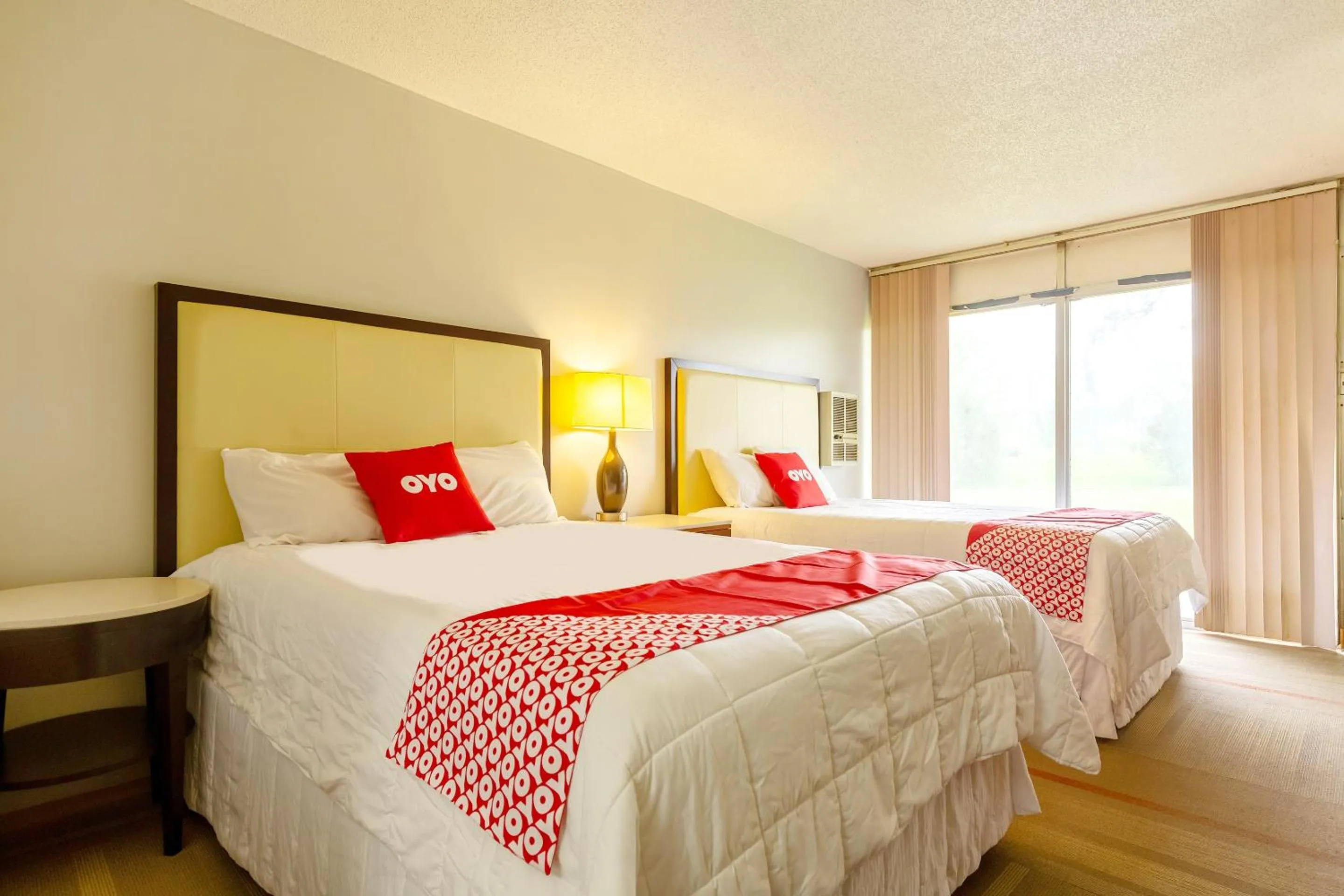 Bedroom in Americas Best Value Inn Rockford