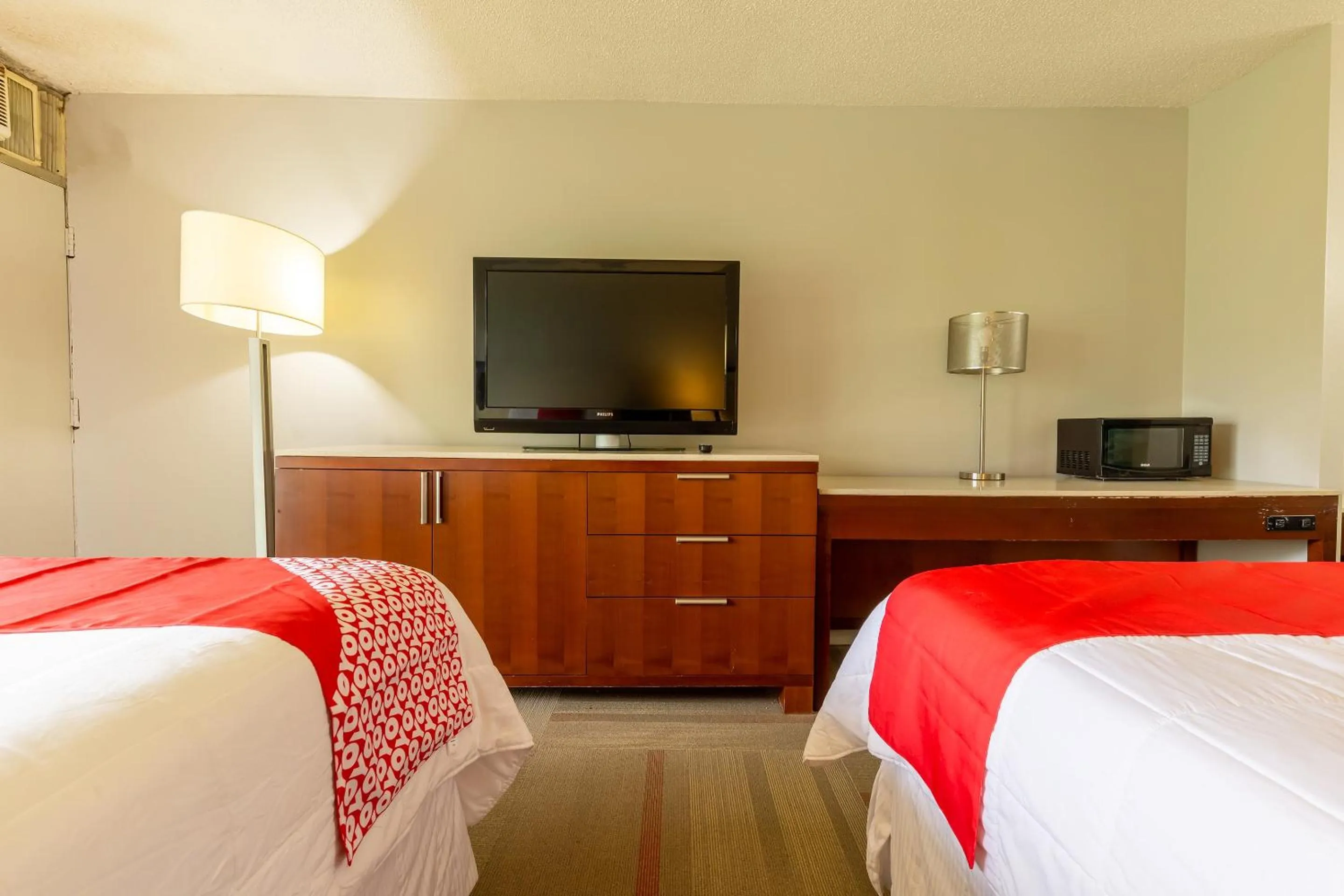 Bedroom in Americas Best Value Inn Rockford