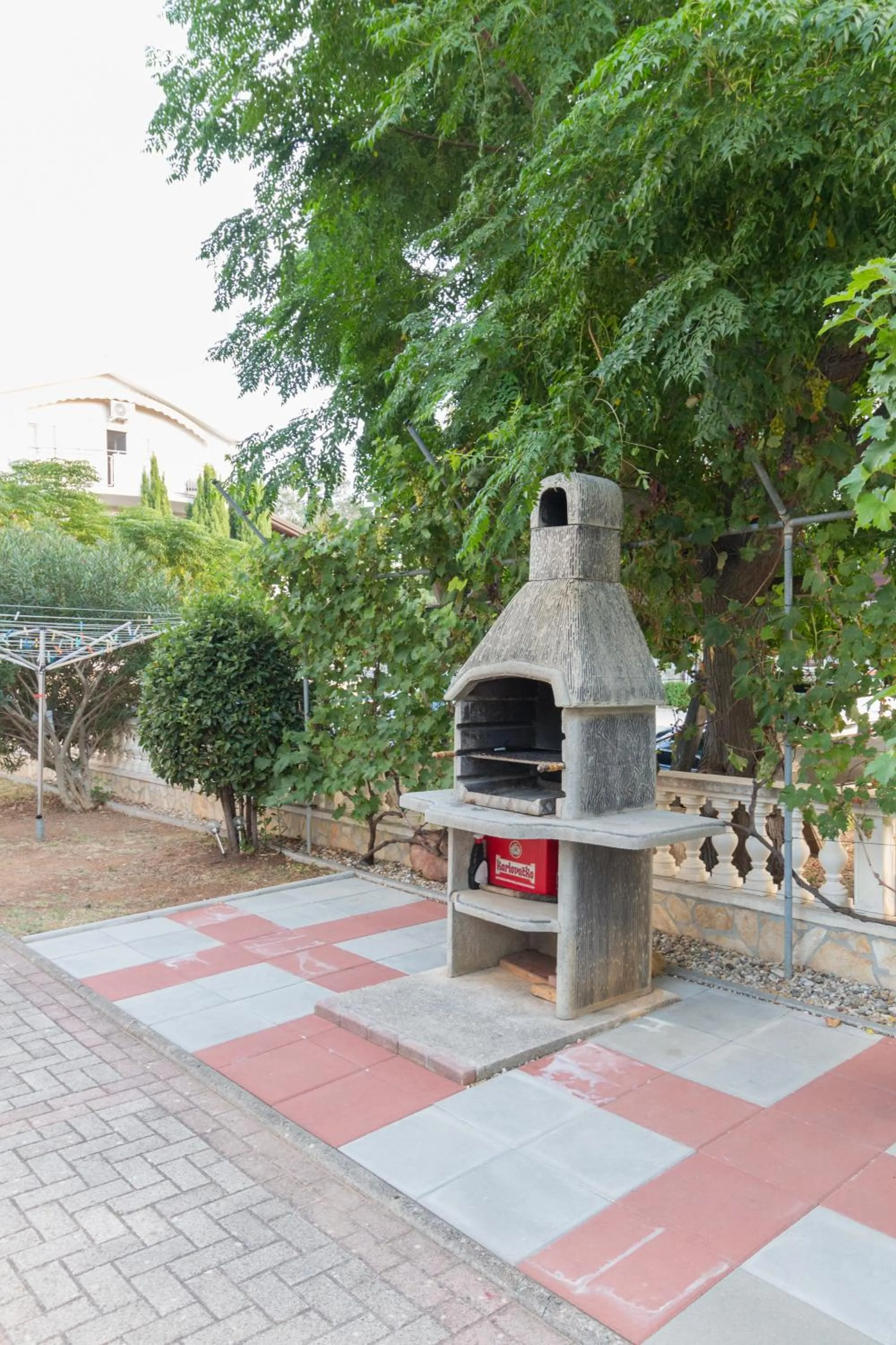 Garden in Apartments Sunset near the sandy beach - by TA Leut Agency