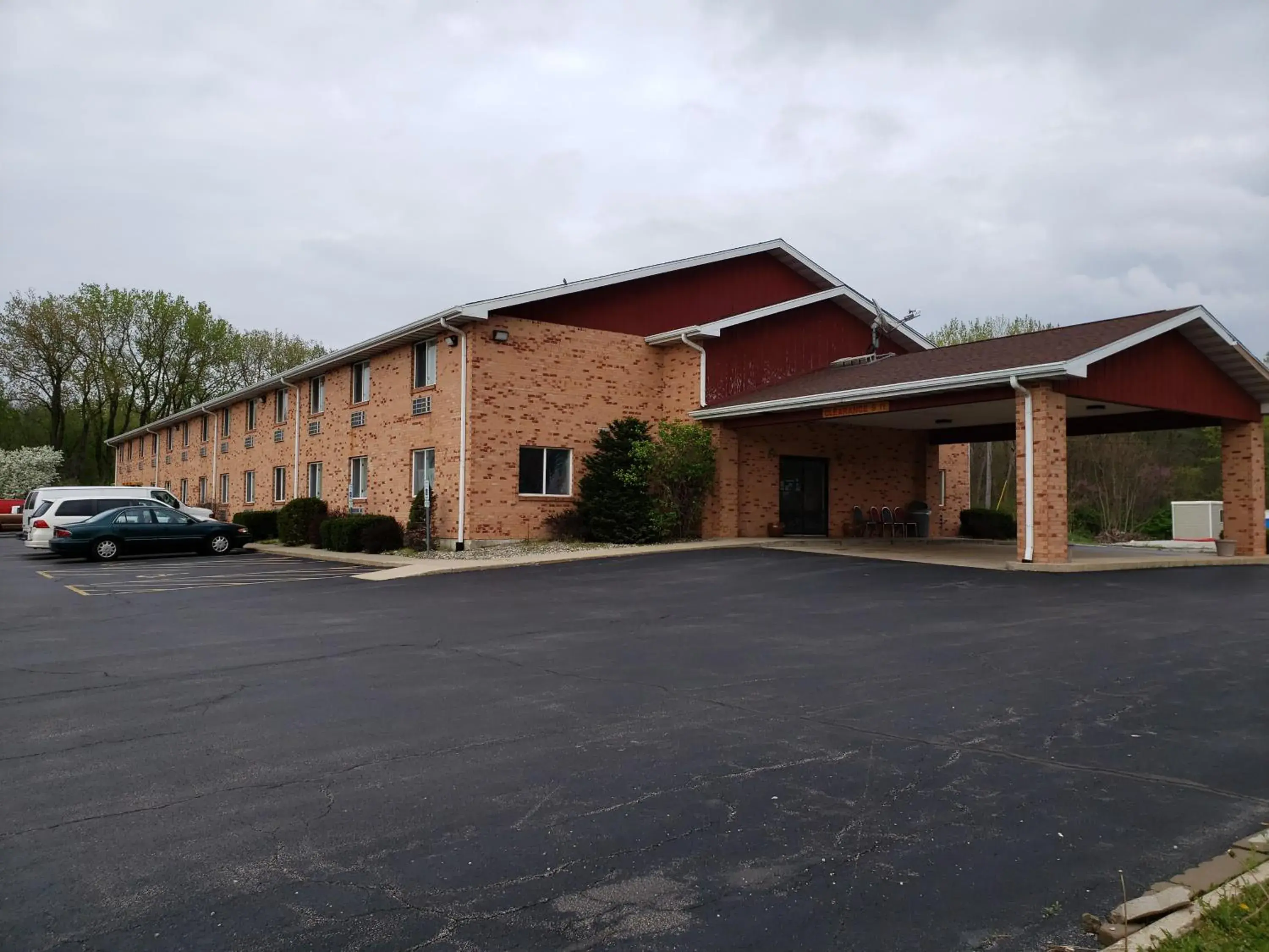 Property building in Super 8 by Wyndham Watseka Property building in Super 8 by Wyndham Watseka