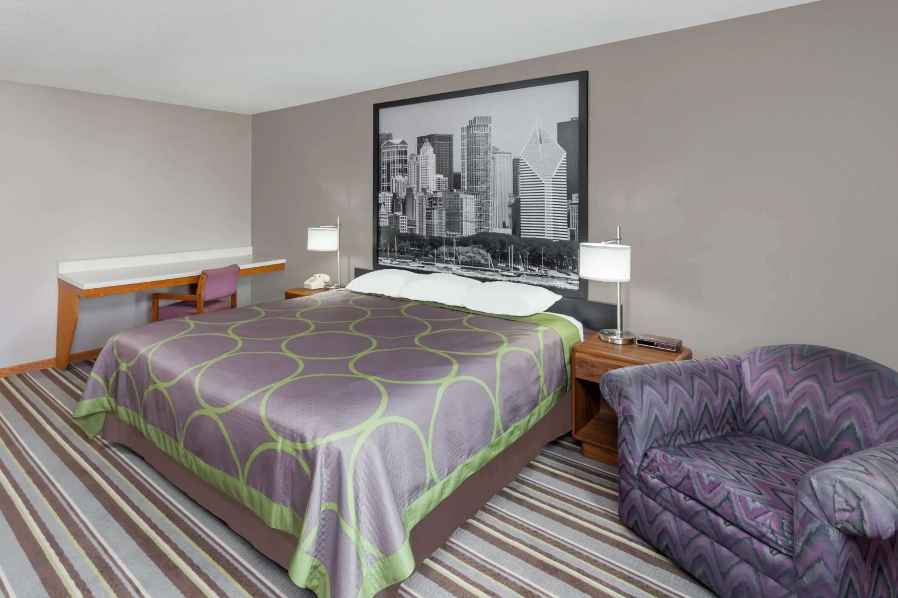 Bedroom in Super 8 by Wyndham Watseka