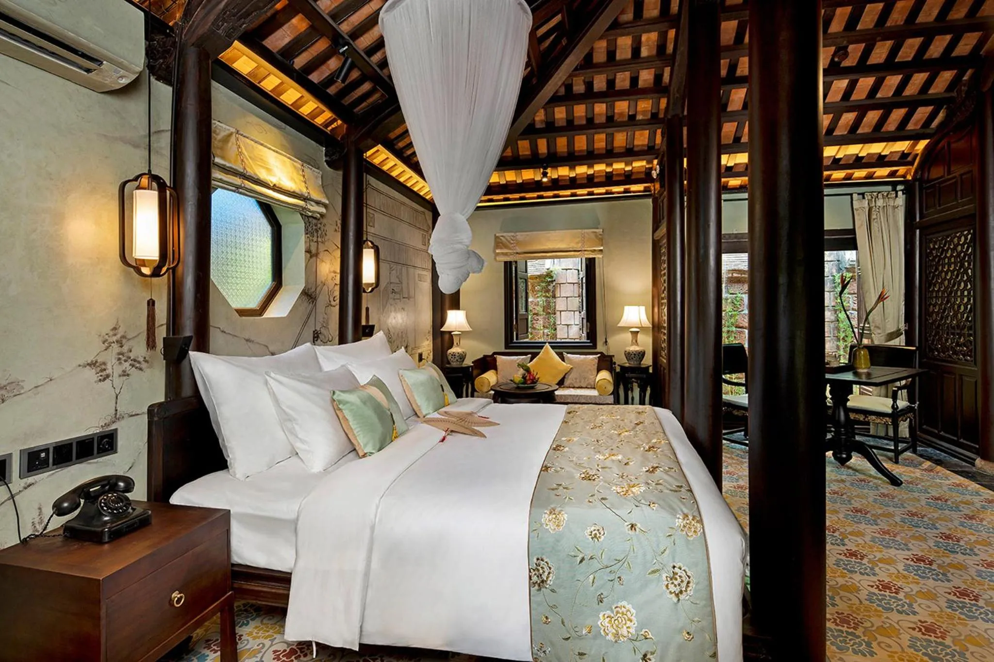 Bed in Ancient Huế Garden Houses