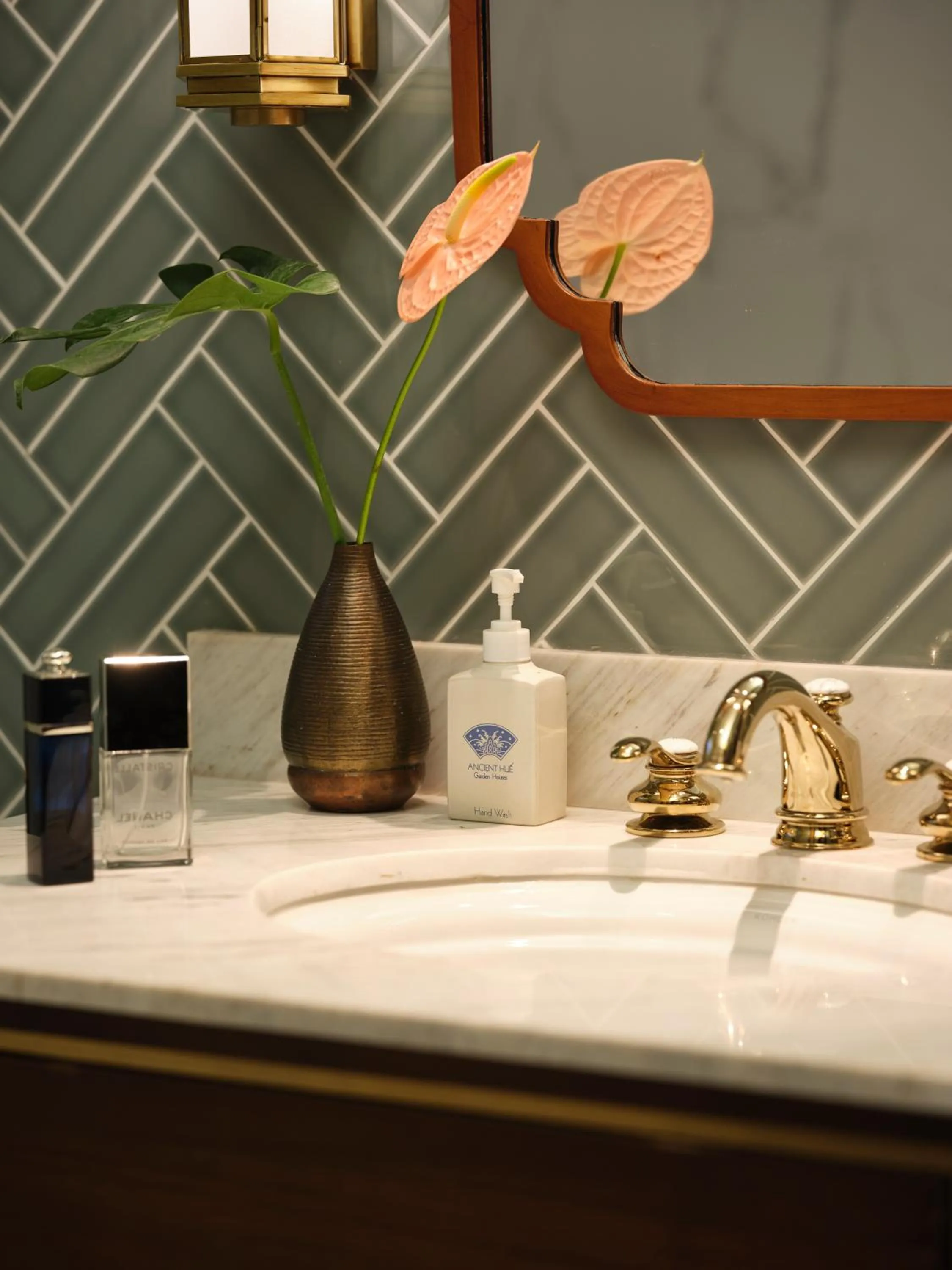 Shower in Ancient Huế Garden Houses