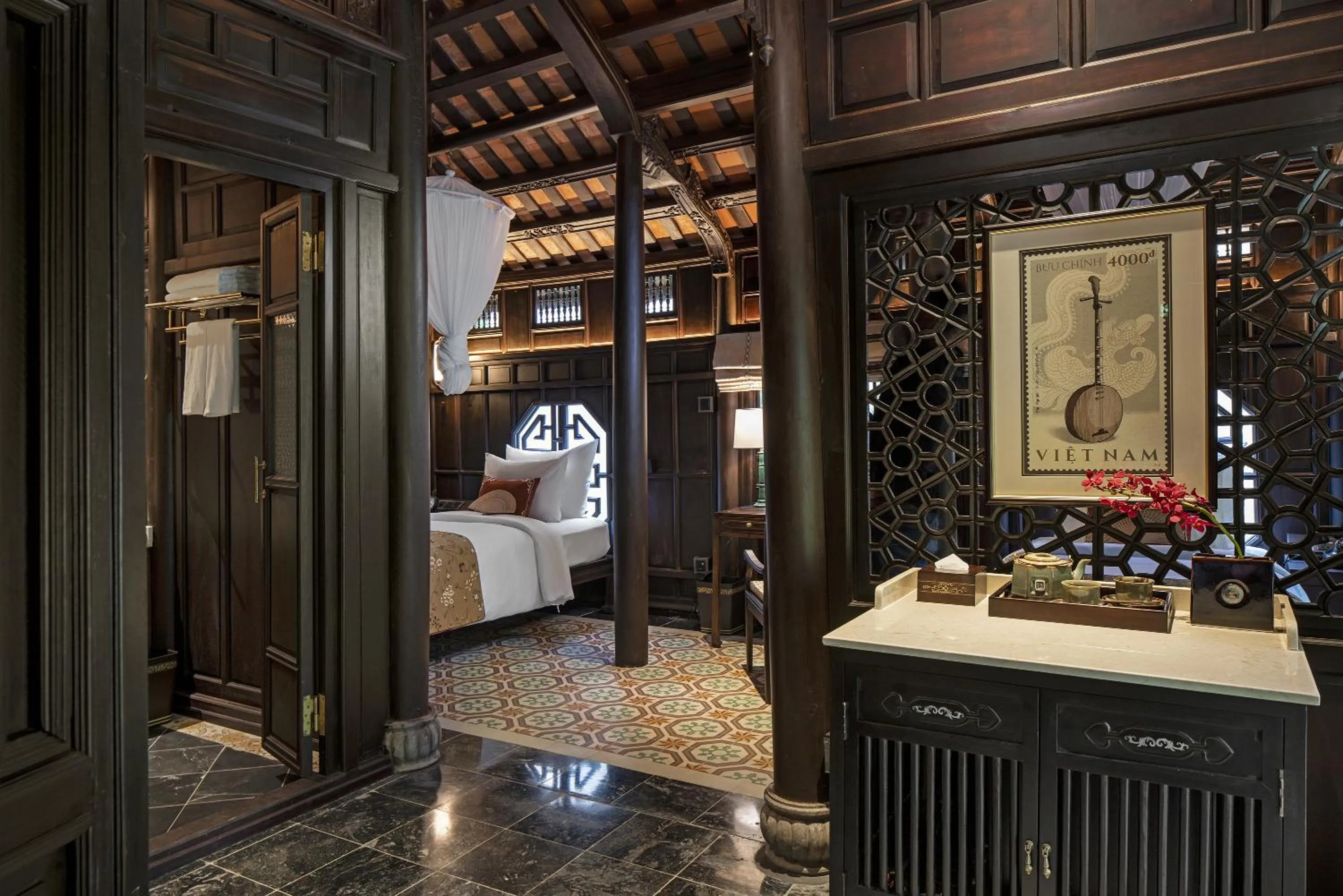 Bed in Ancient Huế Garden Houses