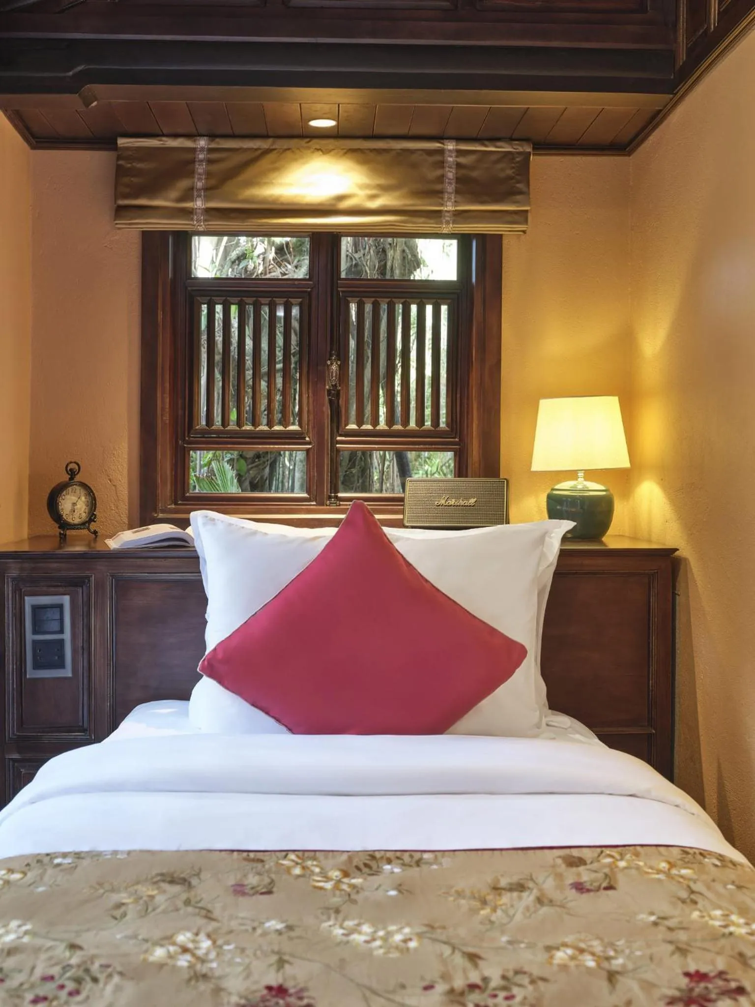 Bed in Ancient Huế Garden Houses