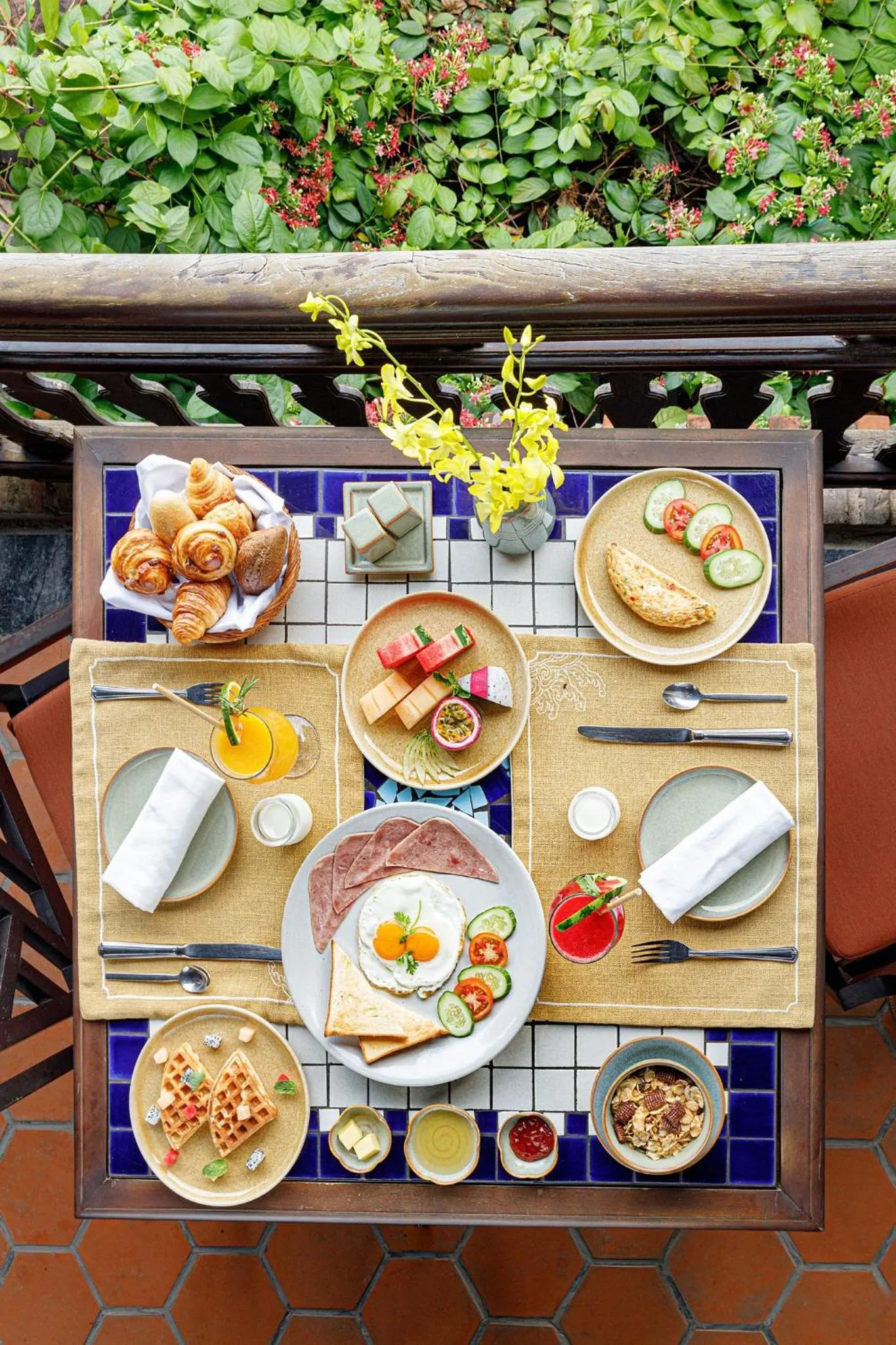 Breakfast in Ancient Huế Garden Houses