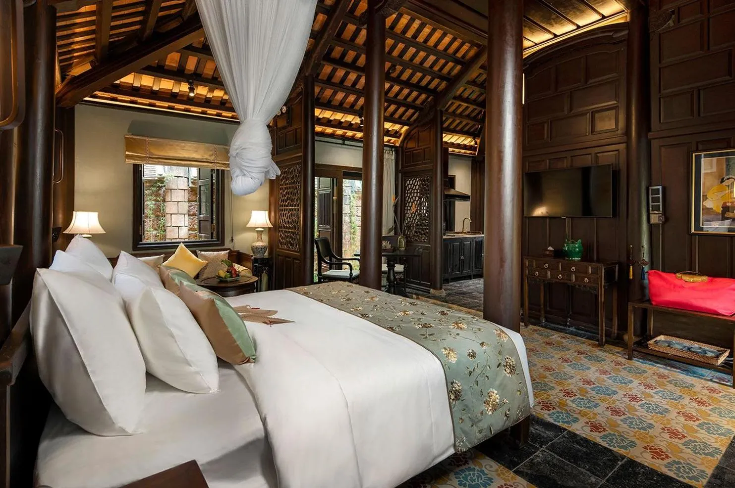 Bed in Ancient Huế Garden Houses