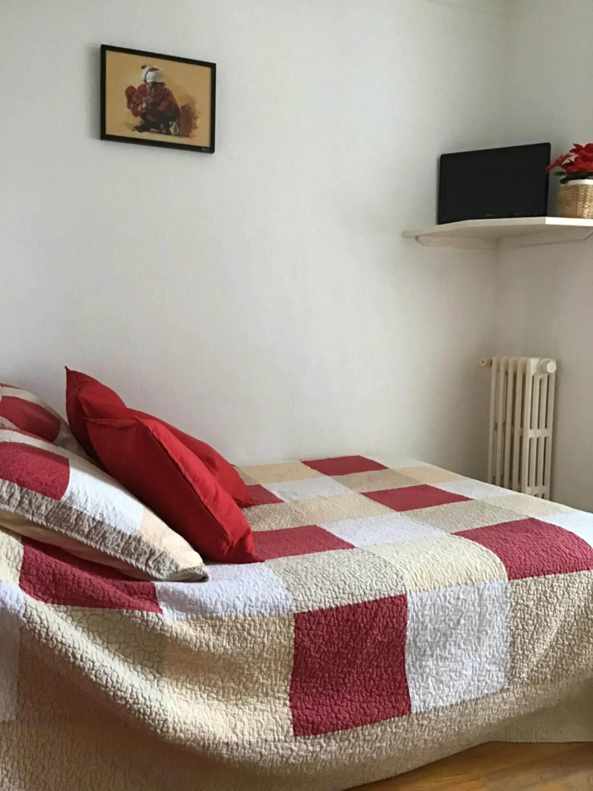 Small Double Room - single occupancy in Les Gentianes Small Double Room - single occupancy in Les Gentianes