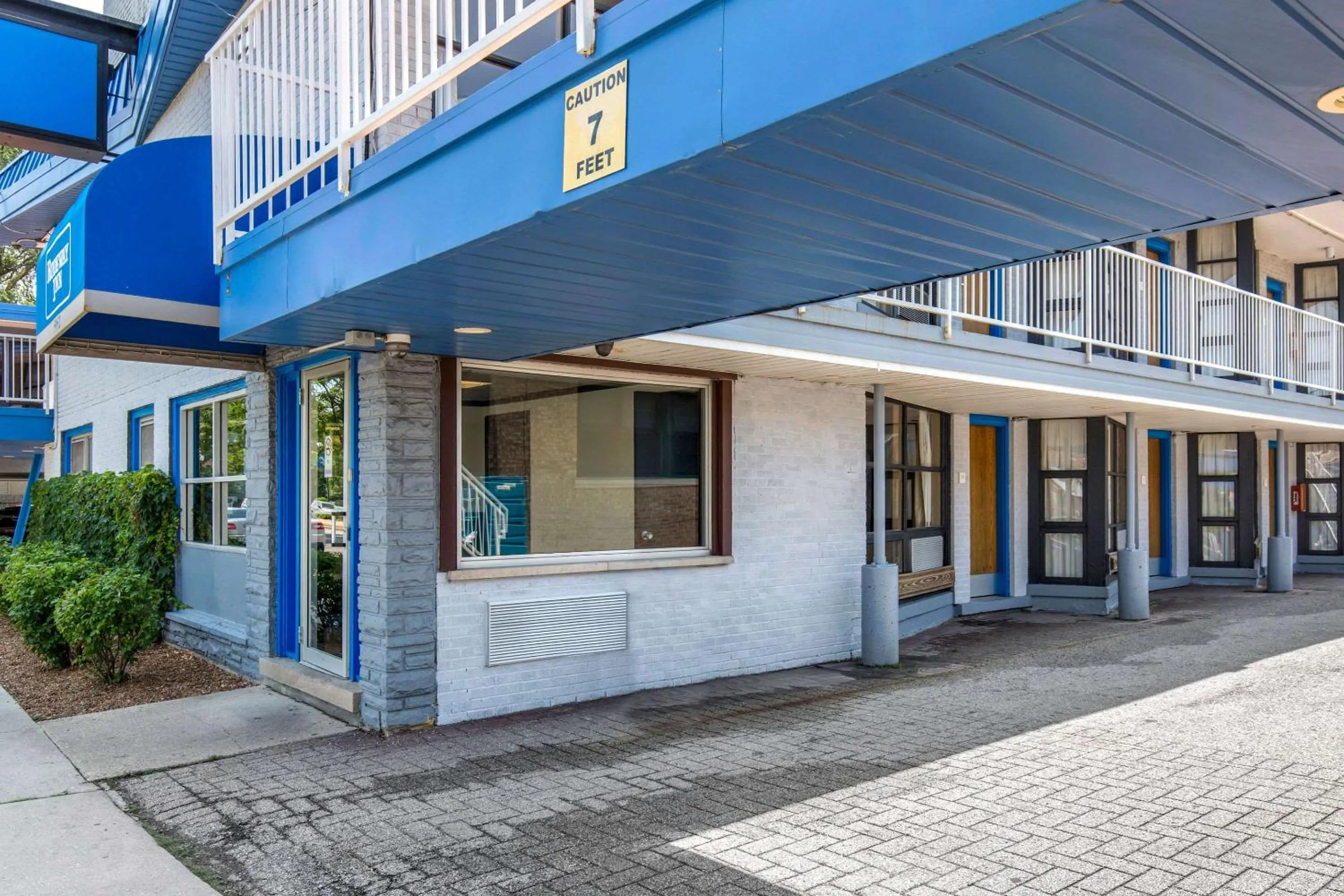 Property building in Rodeway Inn