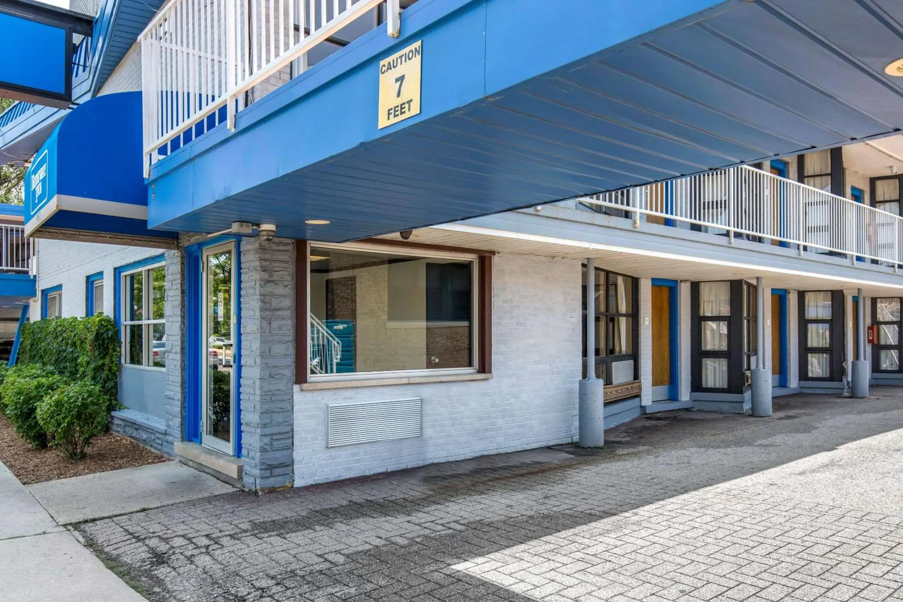 Property building in Rodeway Inn Property building in Rodeway Inn