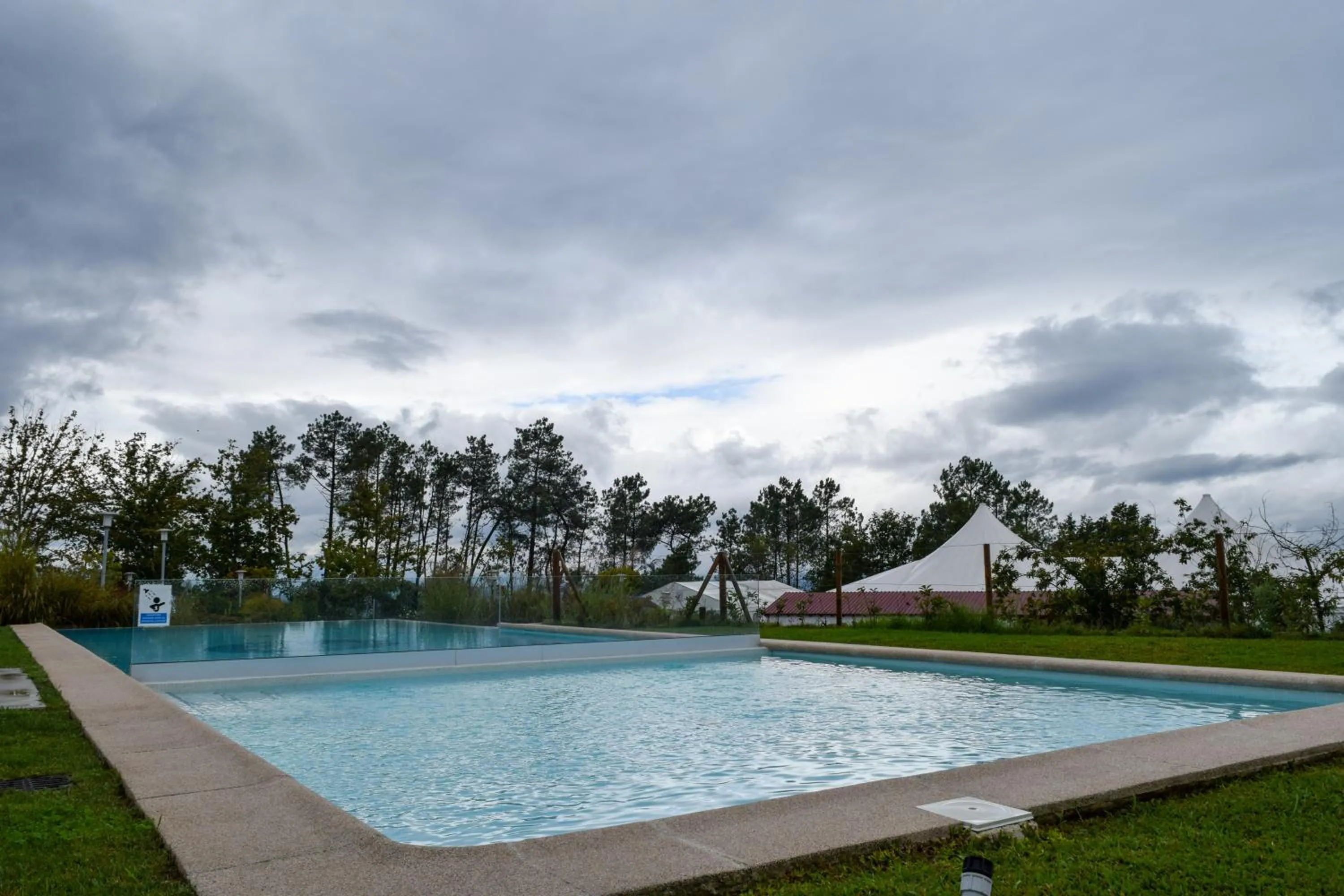 Swimming pool in Hotel Nande