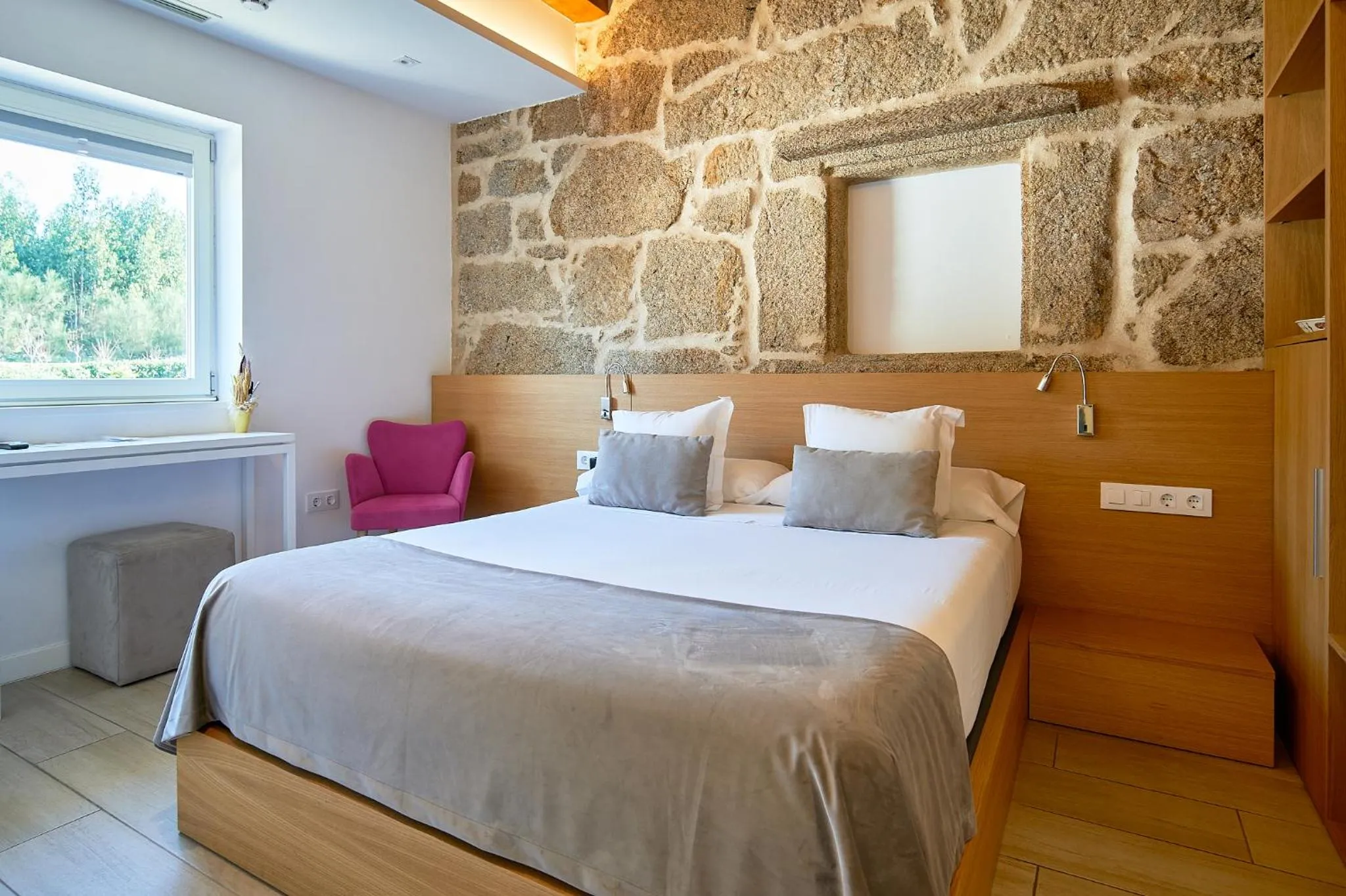 Property building, Bed in Hotel Nande