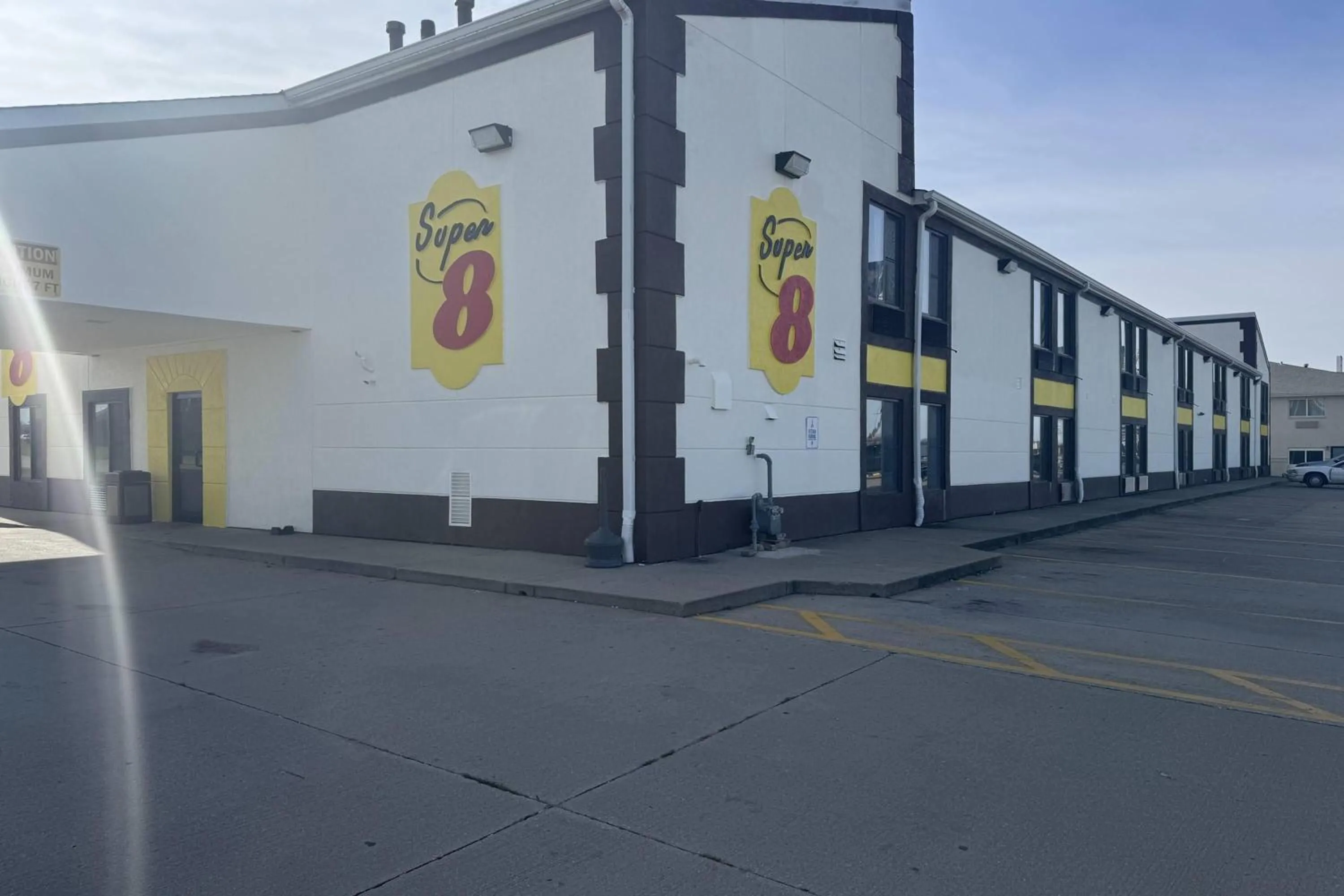 Property building in Super 8 by Wyndham Lincoln