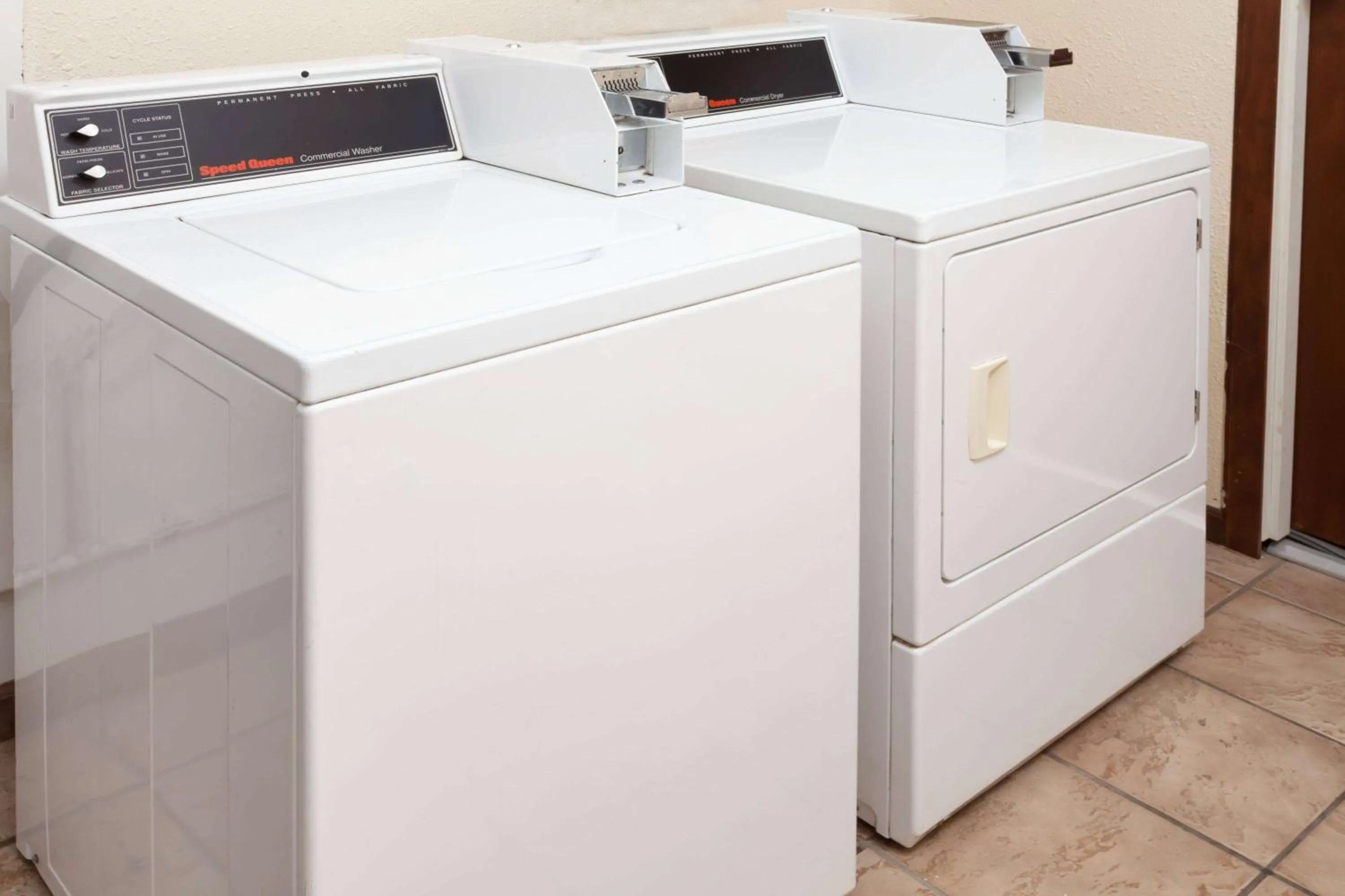 On site in Super 8 by Wyndham Lincoln