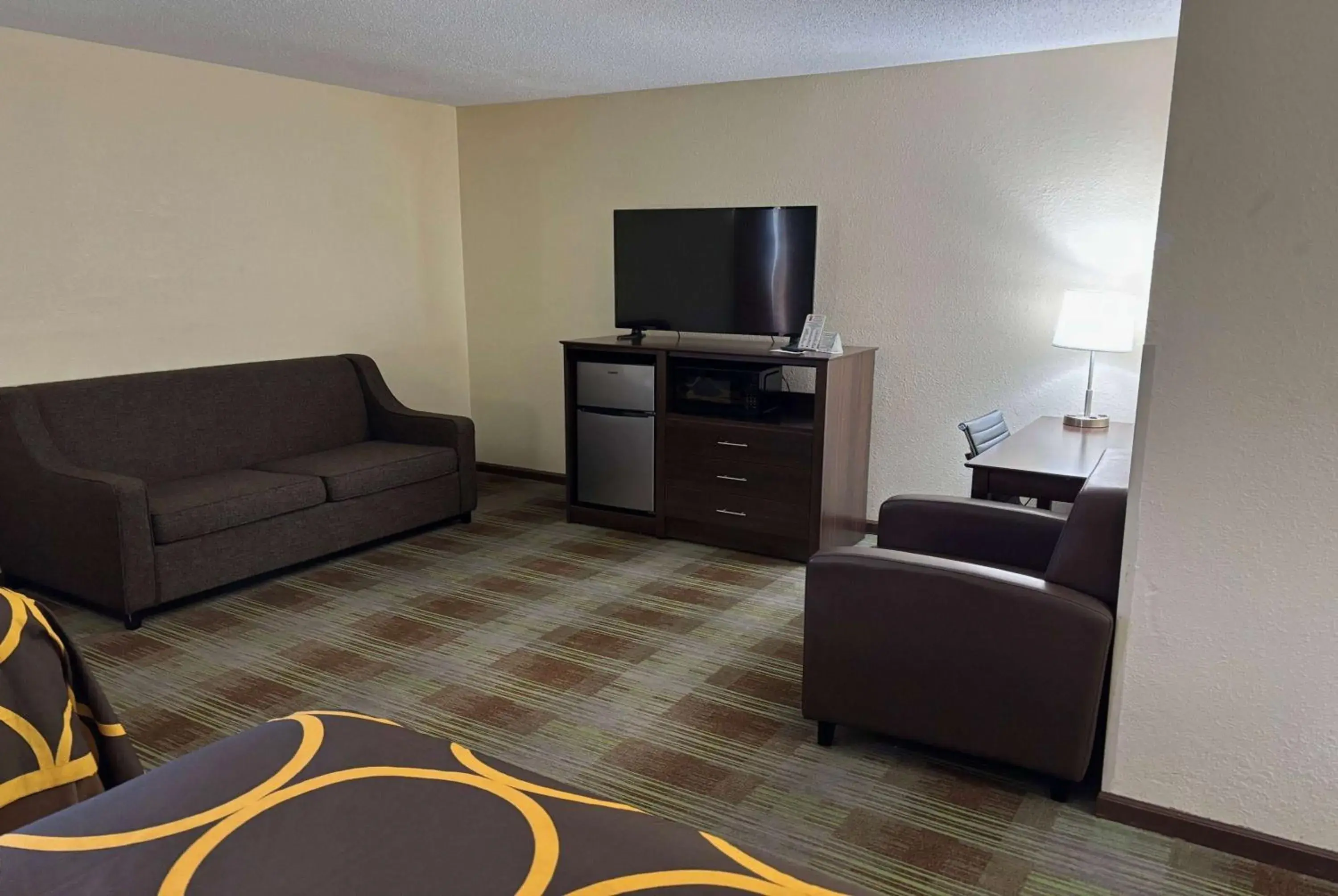 Studio Queen Suite with Two Queen Beds - Non-Smoking in Super 8 by Wyndham Lincoln Studio Queen Suite with Two Queen Beds - Non-Smoking in Super 8 by Wyndham Lincoln