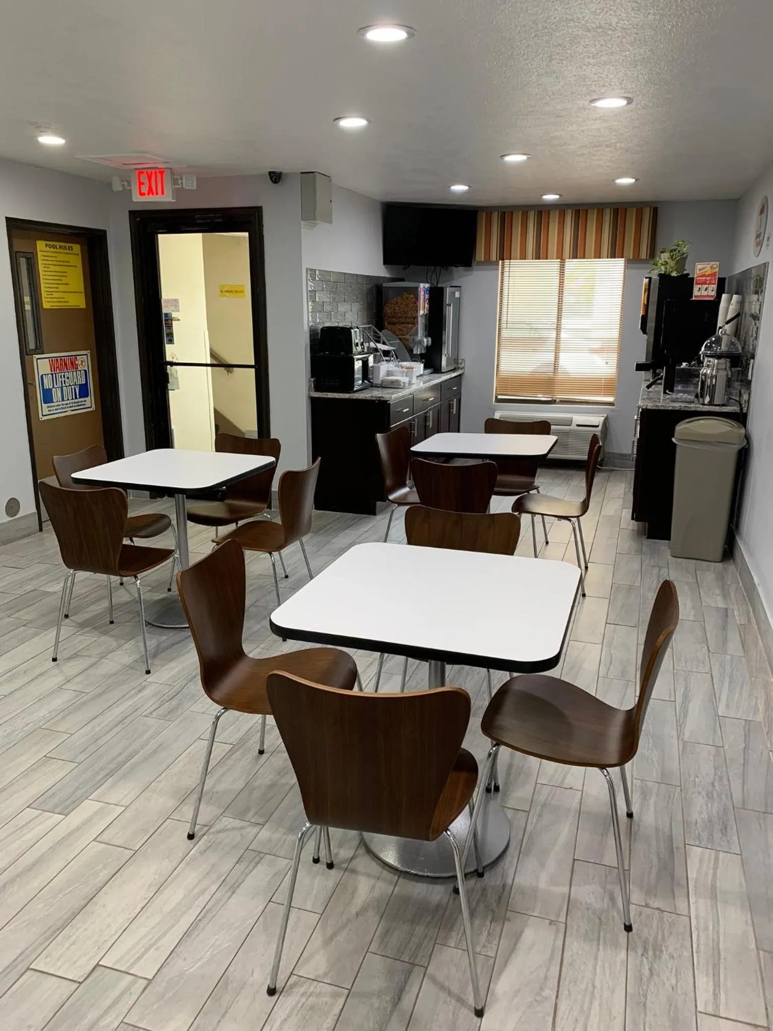 Super 8 by Wyndham Lincoln