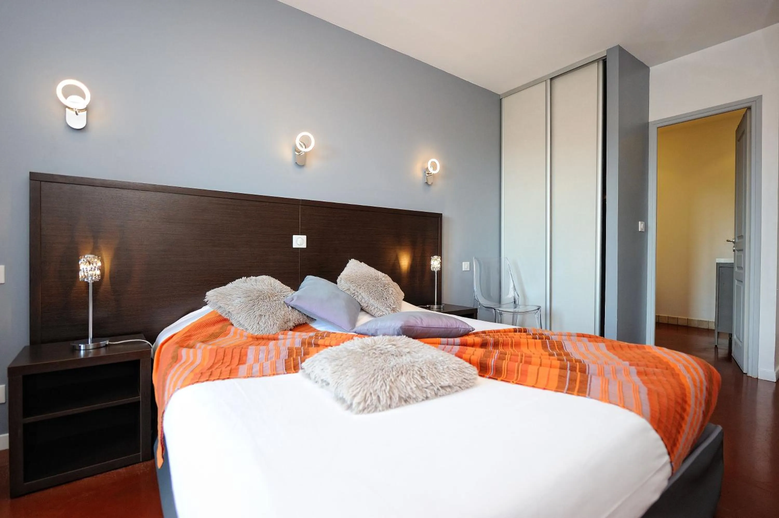 Photo of the whole room, Bed in A Fontana