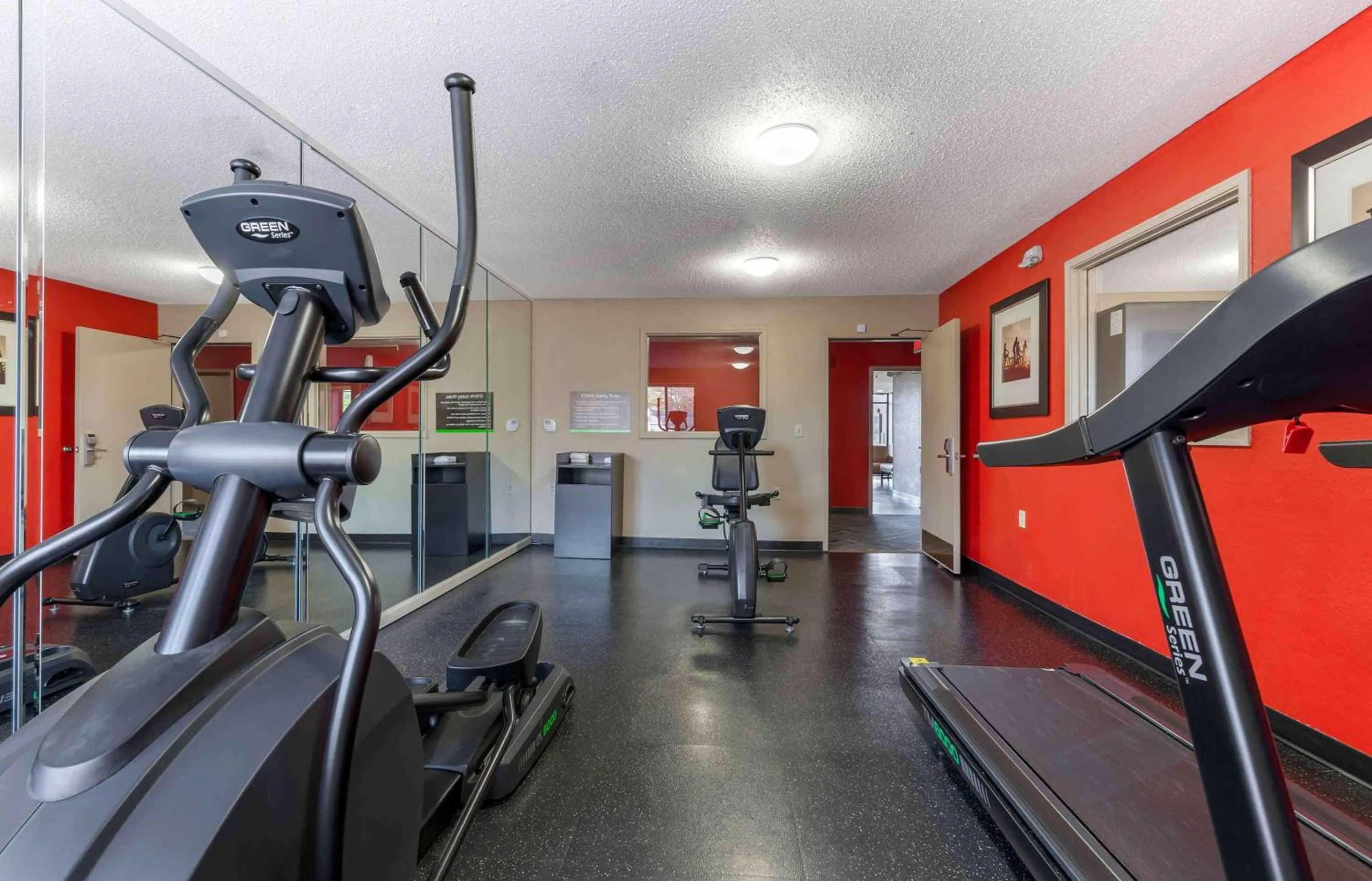 Fitness centre/facilities in Extended Stay America Select Suites - Rockford - State Street