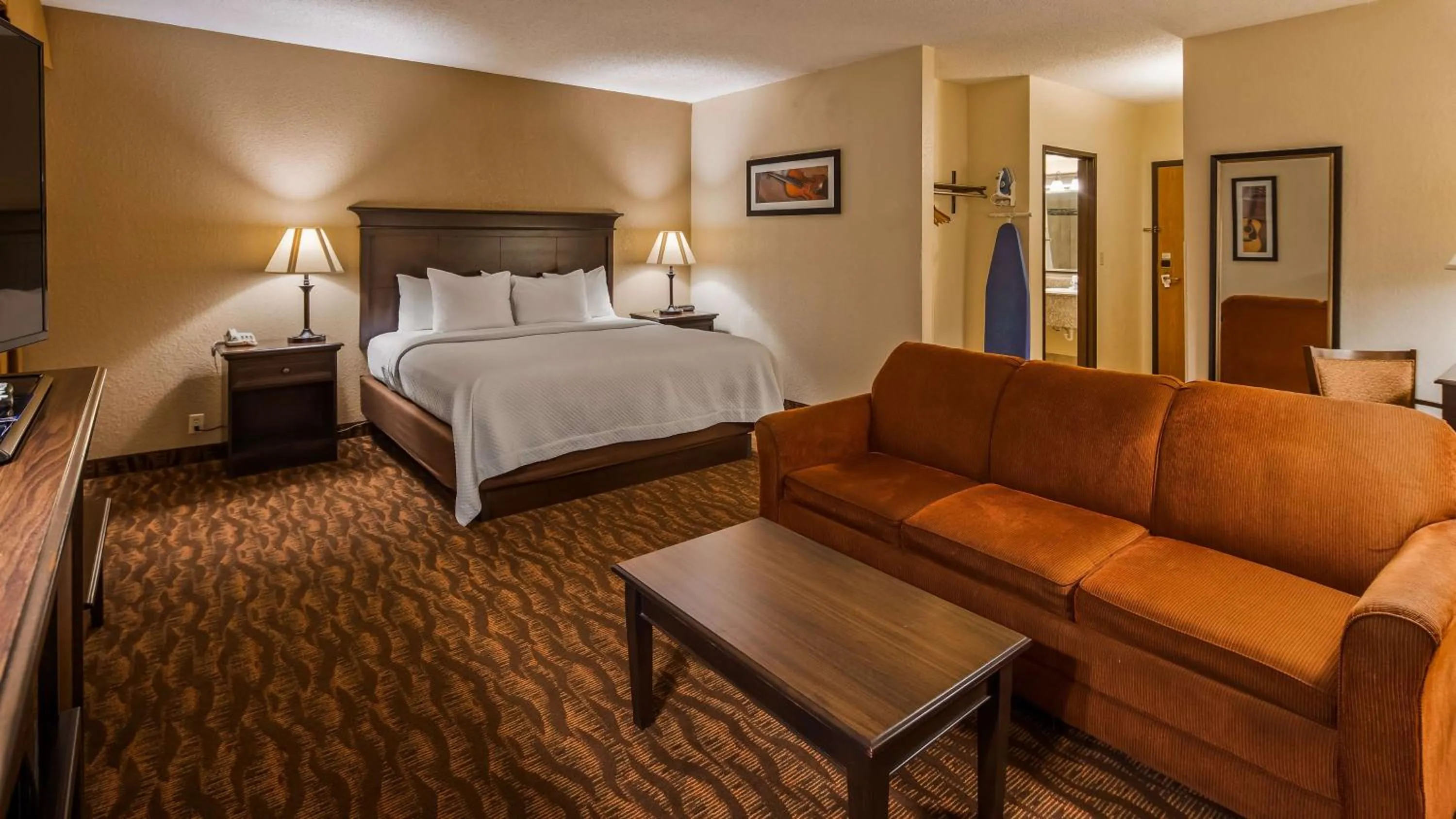 Photo of the whole room, Bed in Best Western Music Capital Inn