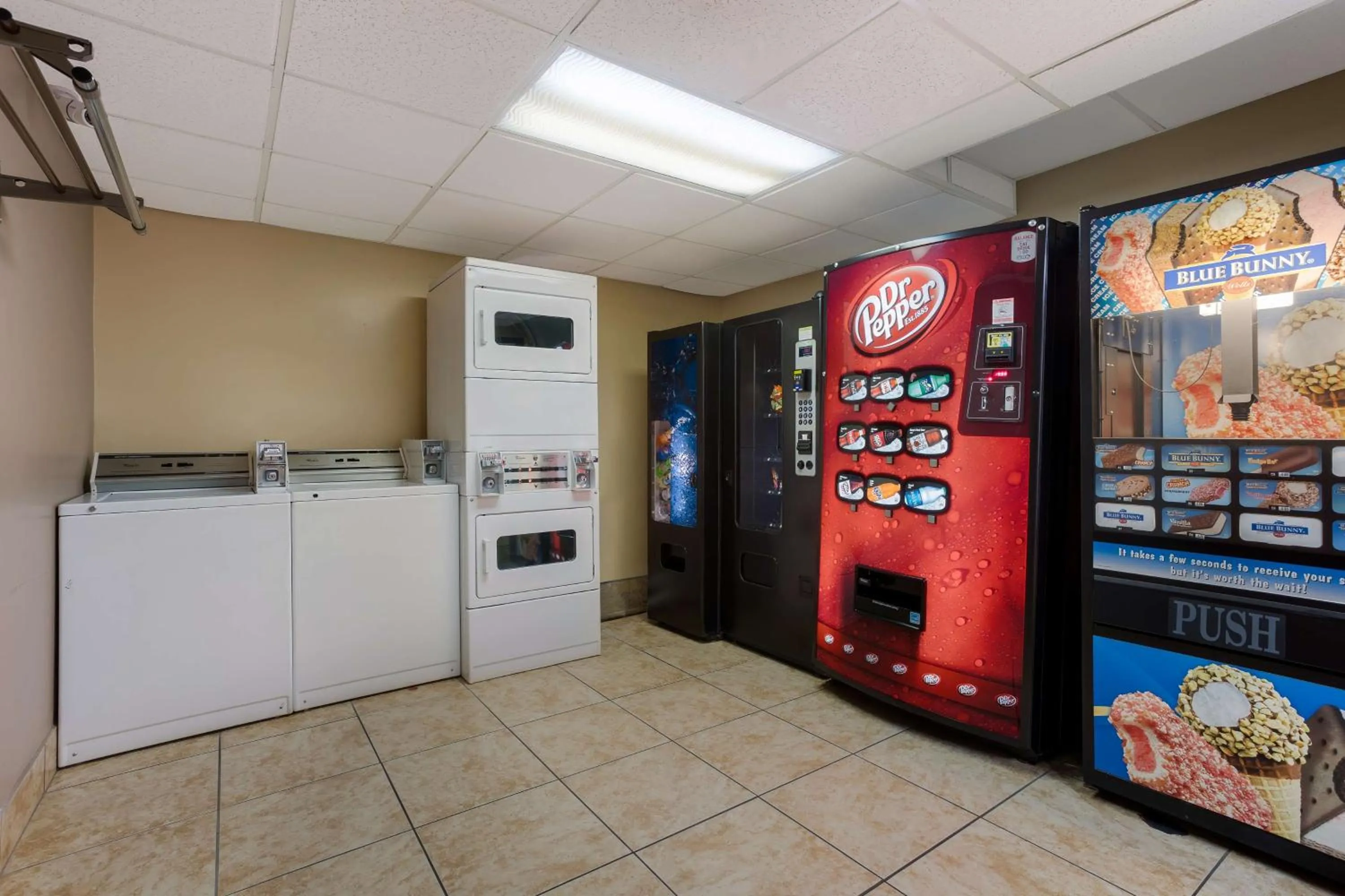 Property building in Best Western Music Capital Inn