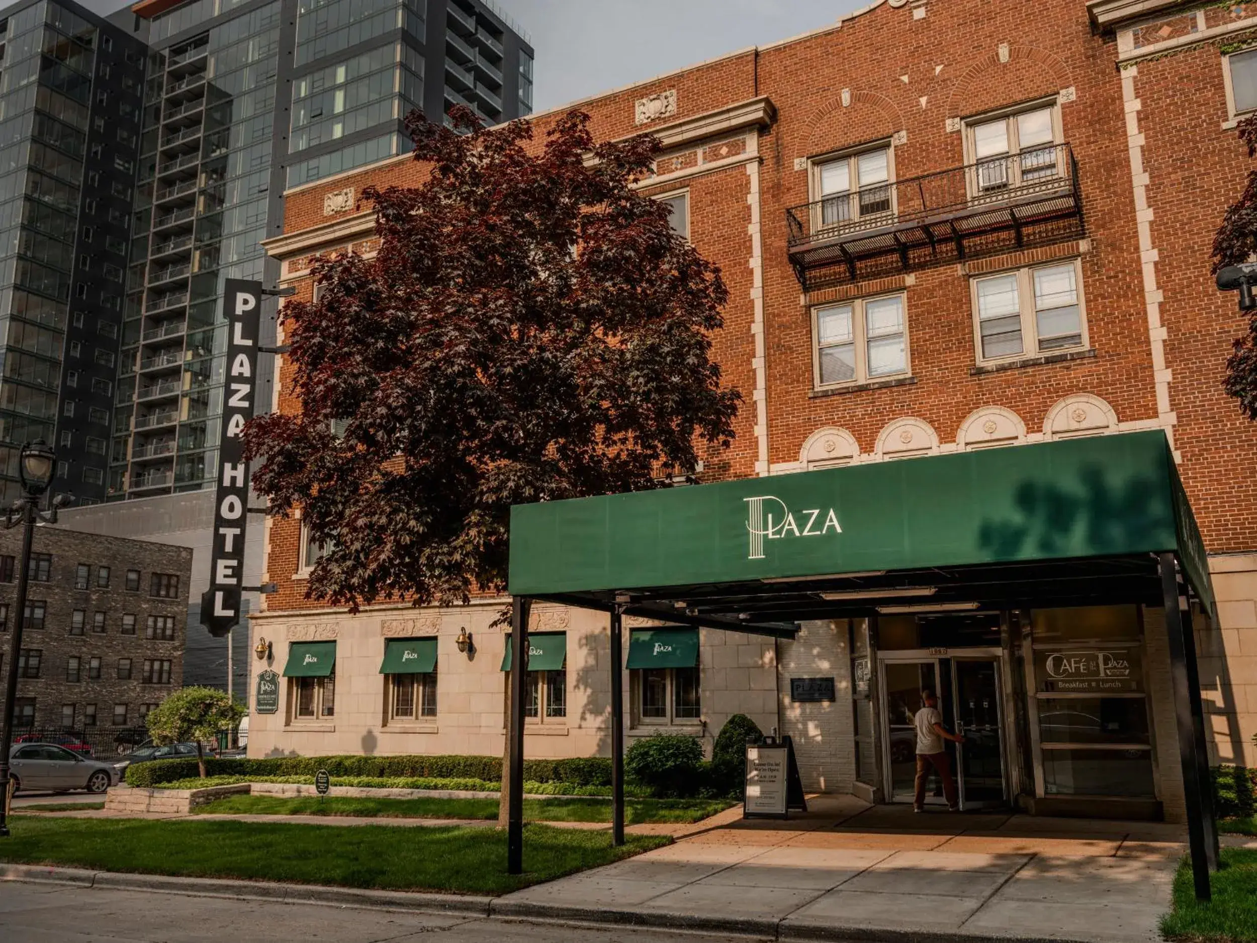 The Plaza Hotel - Milwaukee The Plaza Hotel - Milwaukee