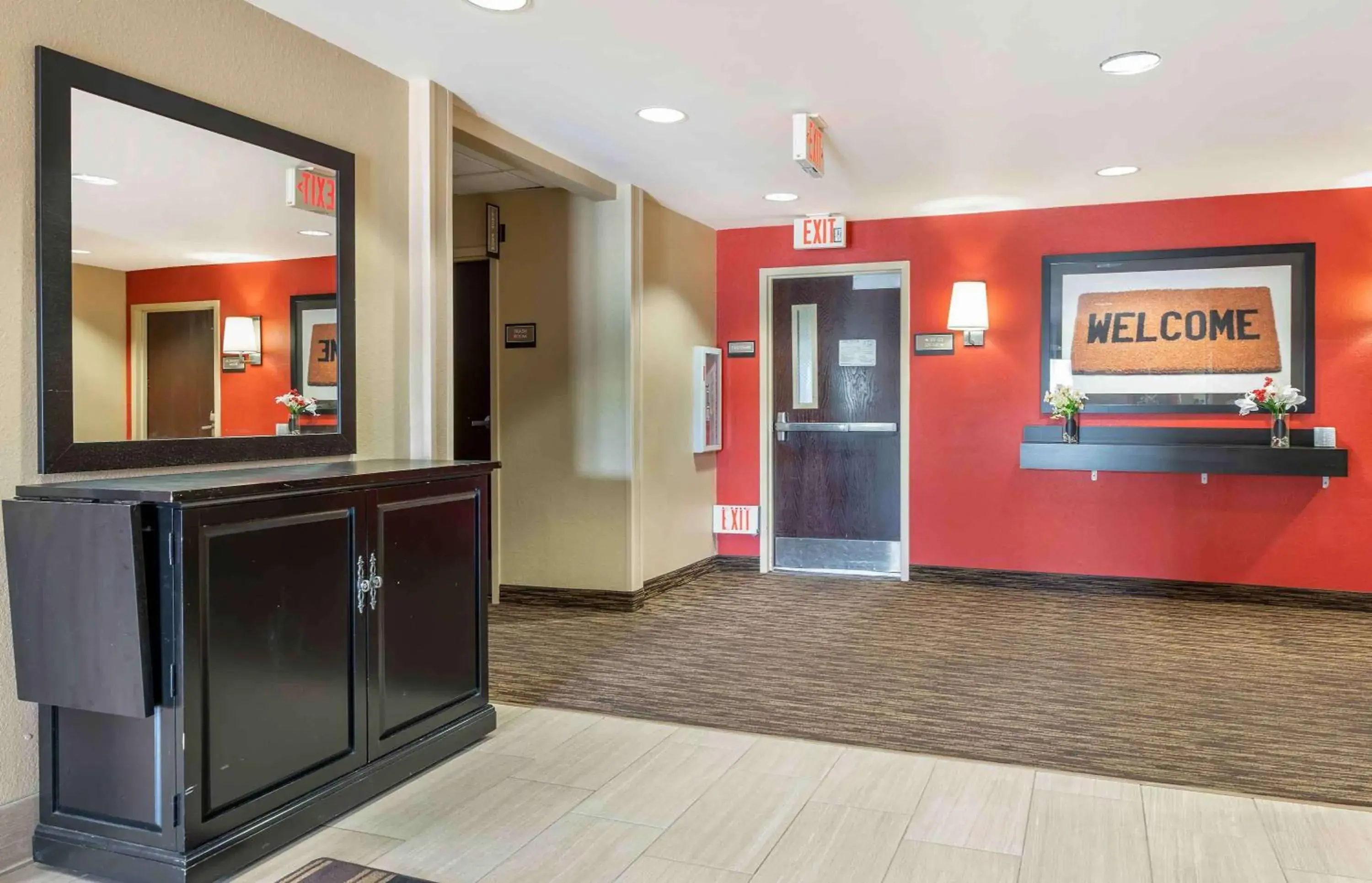 Lobby or reception in Extended Stay America Suites - Indianapolis - Airport Lobby or reception in Extended Stay America Suites - Indianapolis - Airport