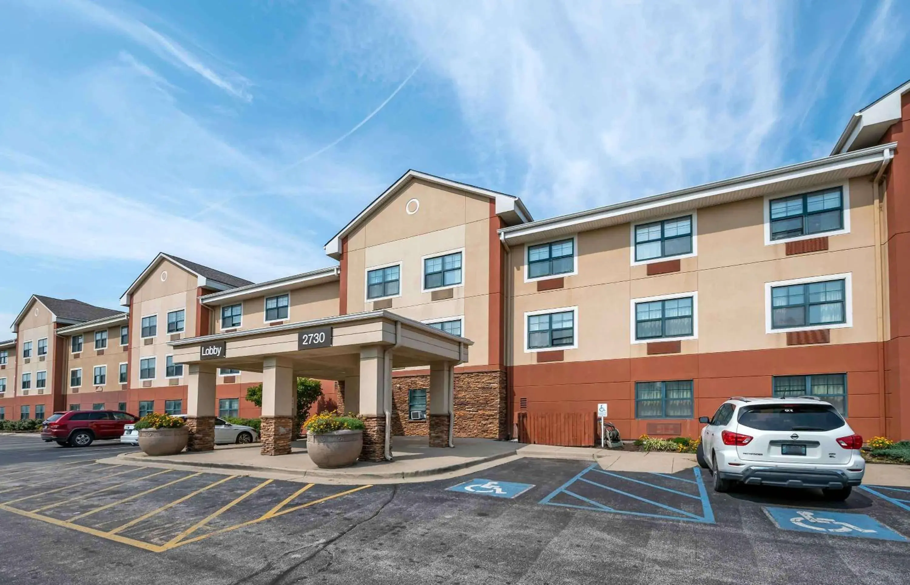 Property building in Extended Stay America Suites - Indianapolis - Airport Property building in Extended Stay America Suites - Indianapolis - Airport