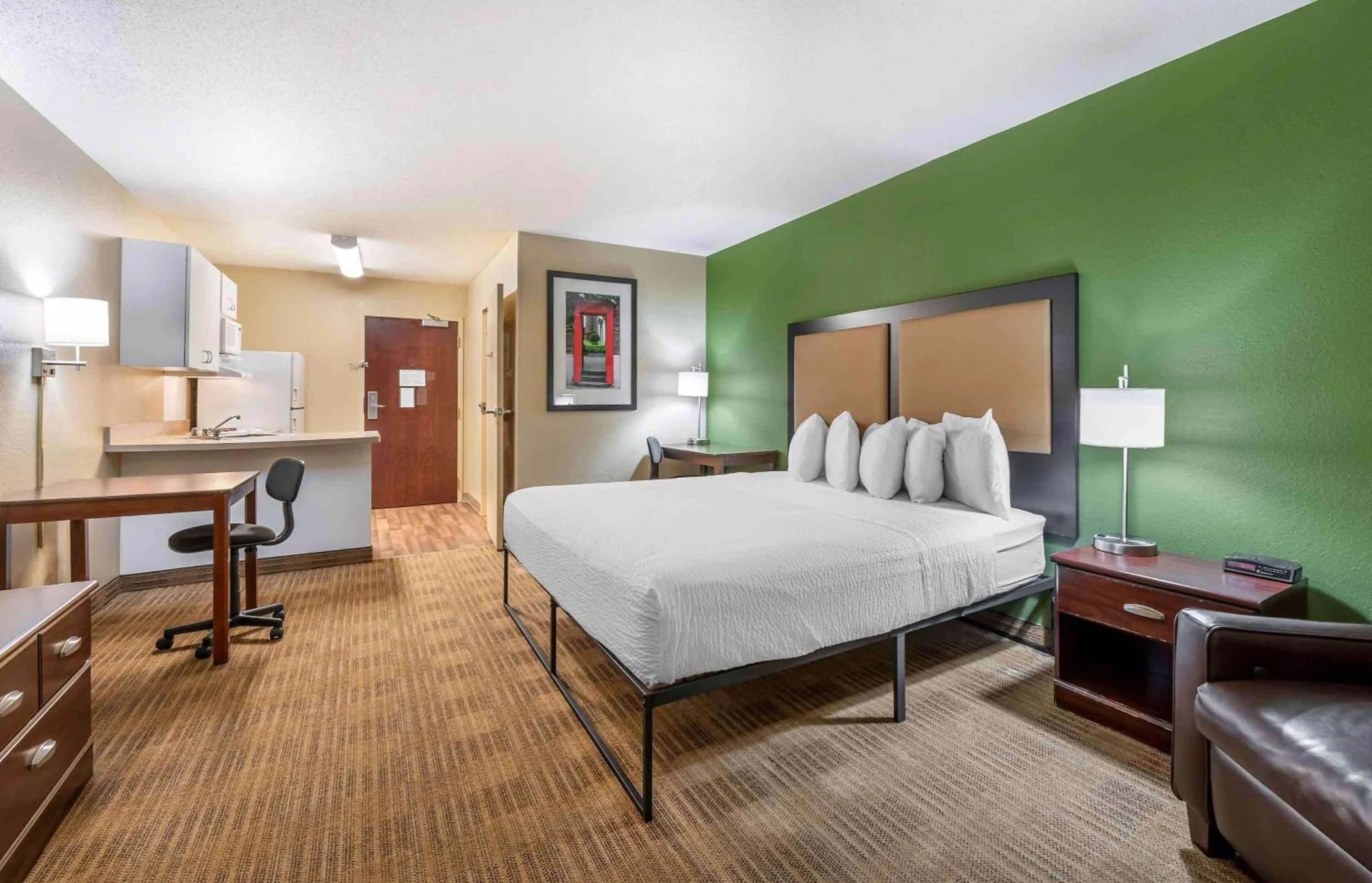 Bedroom, Bed in Extended Stay America Suites - Indianapolis - Airport